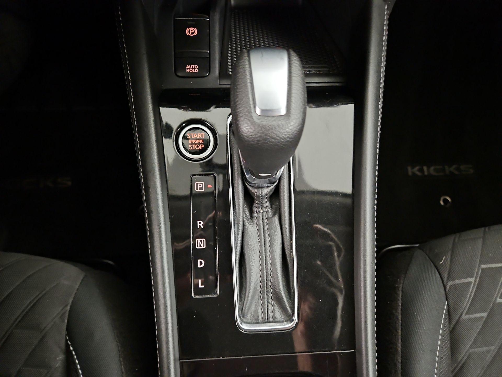 Thumbnail: 2023 Nissan Kicks - 16