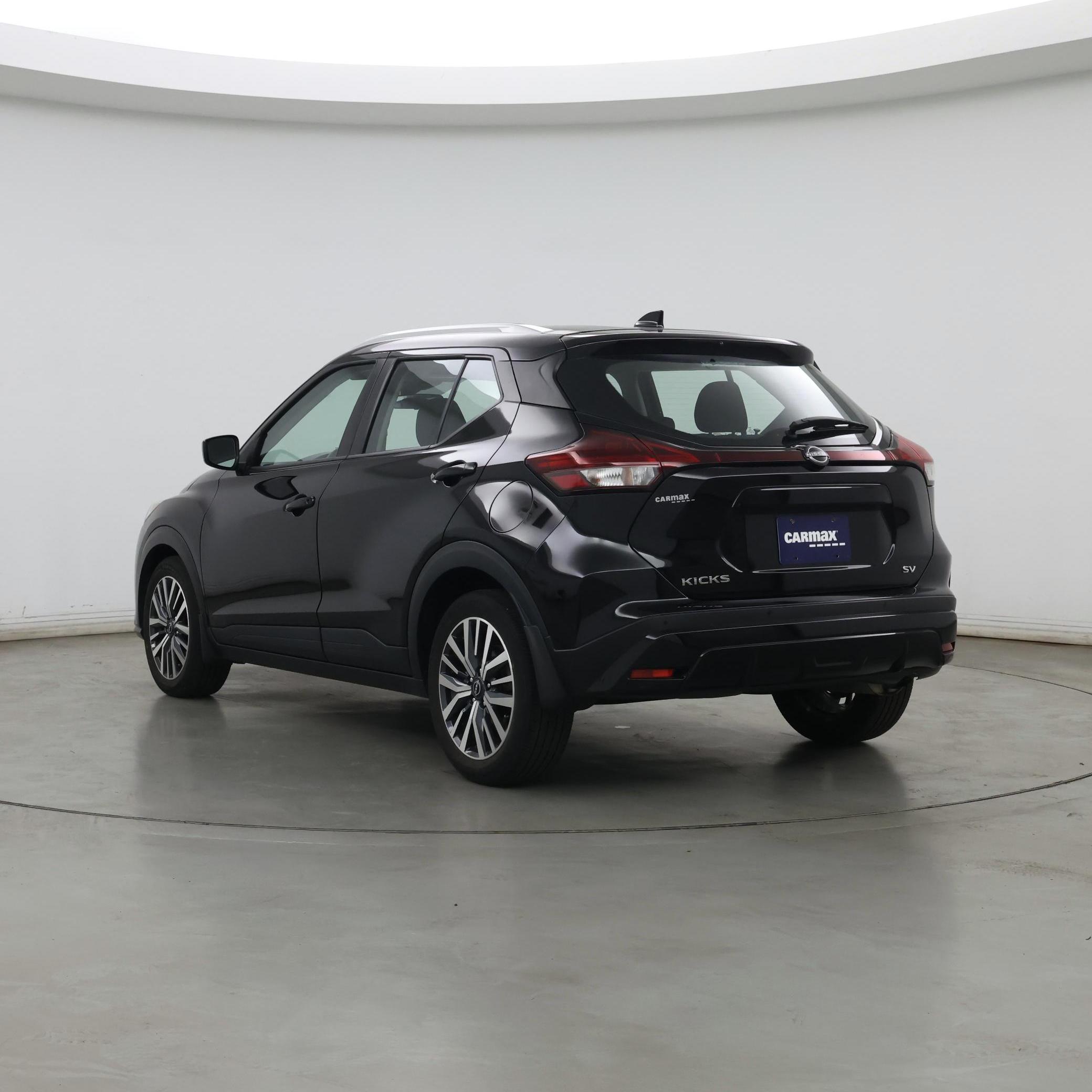 Thumbnail: 2023 Nissan Kicks - 2