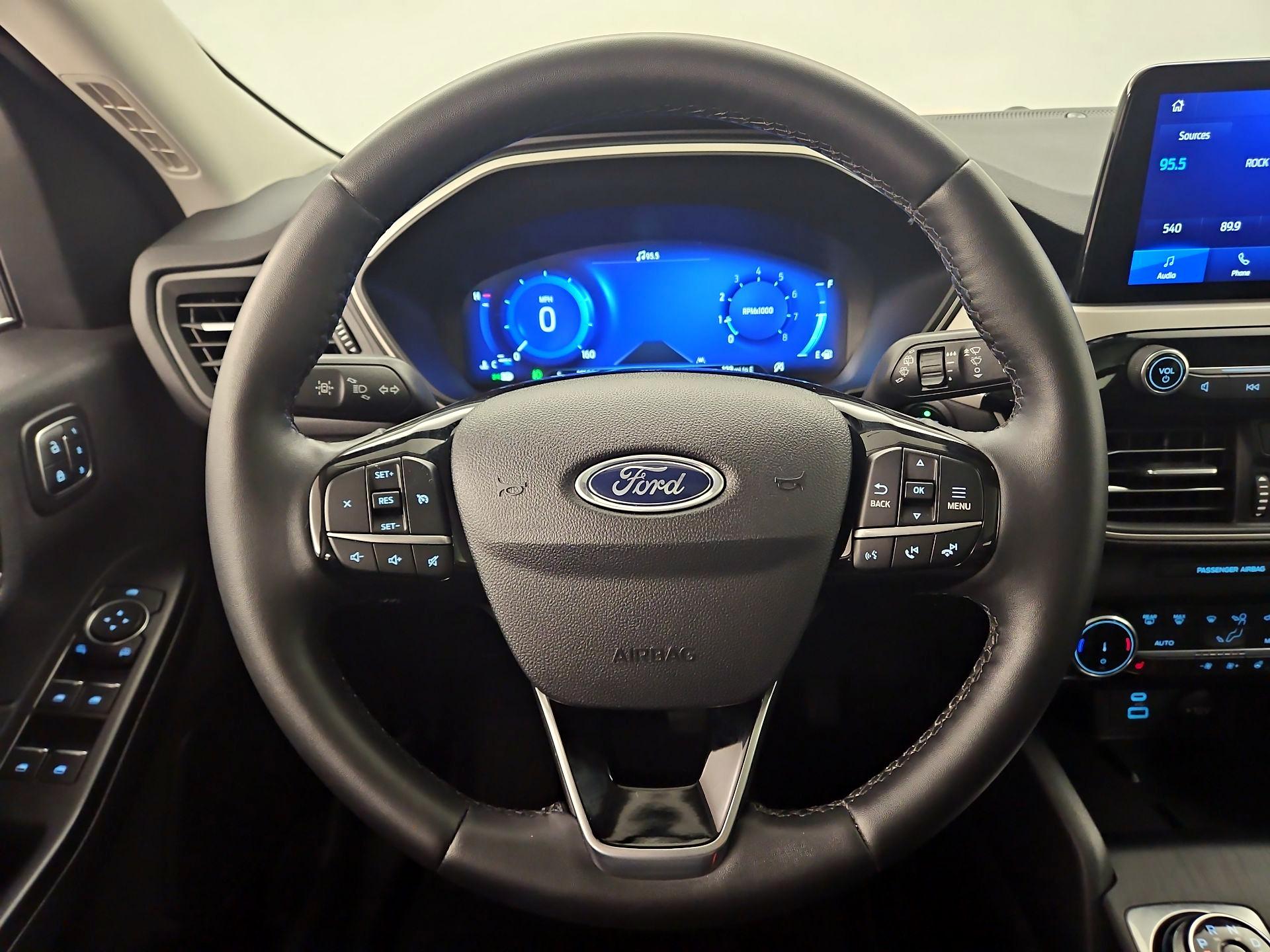 Thumbnail: 2022 Ford Escape - 10