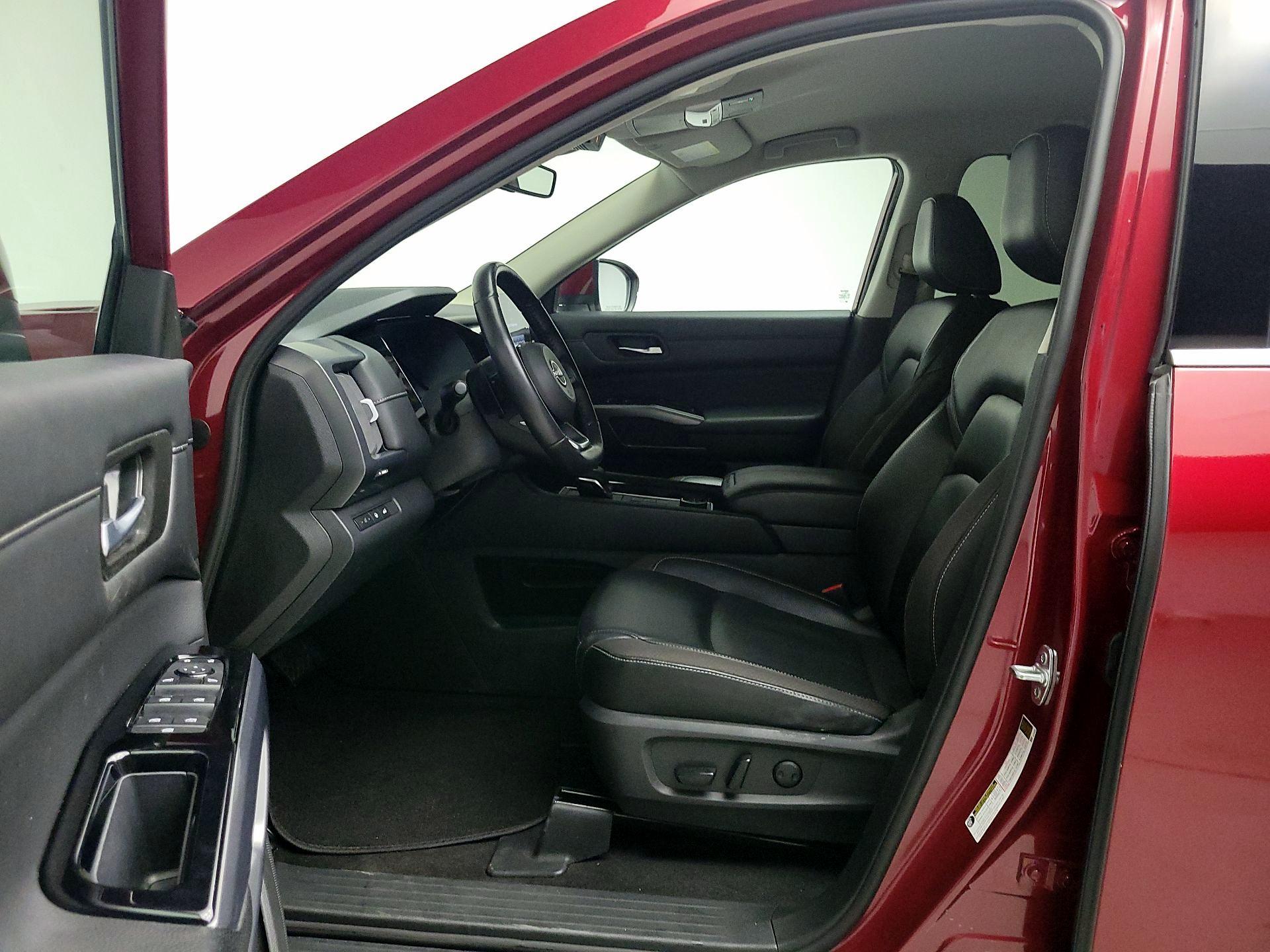 Thumbnail: 2023 Nissan Pathfinder - 11