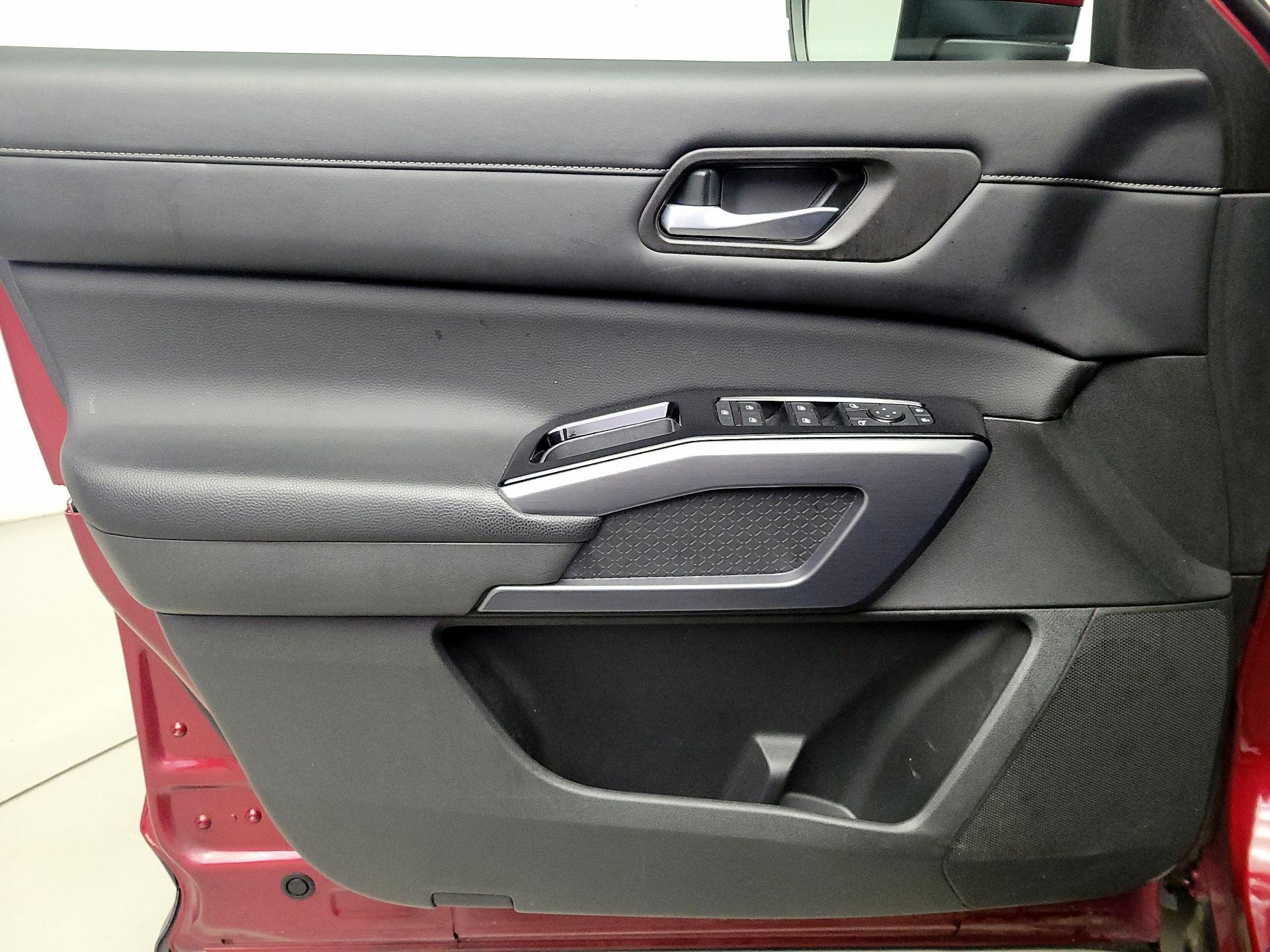 Thumbnail: 2023 Nissan Pathfinder - 12