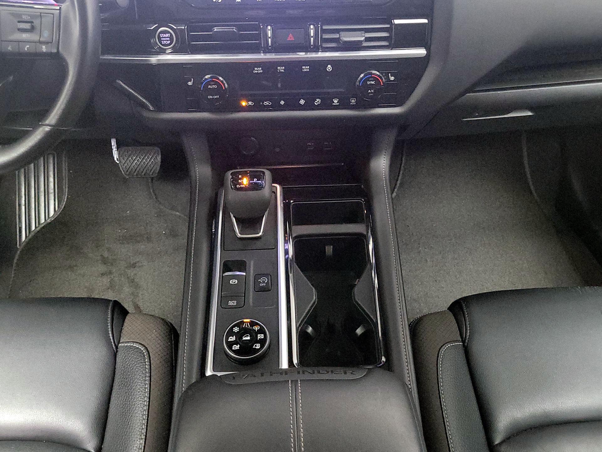 Thumbnail: 2023 Nissan Pathfinder - 18