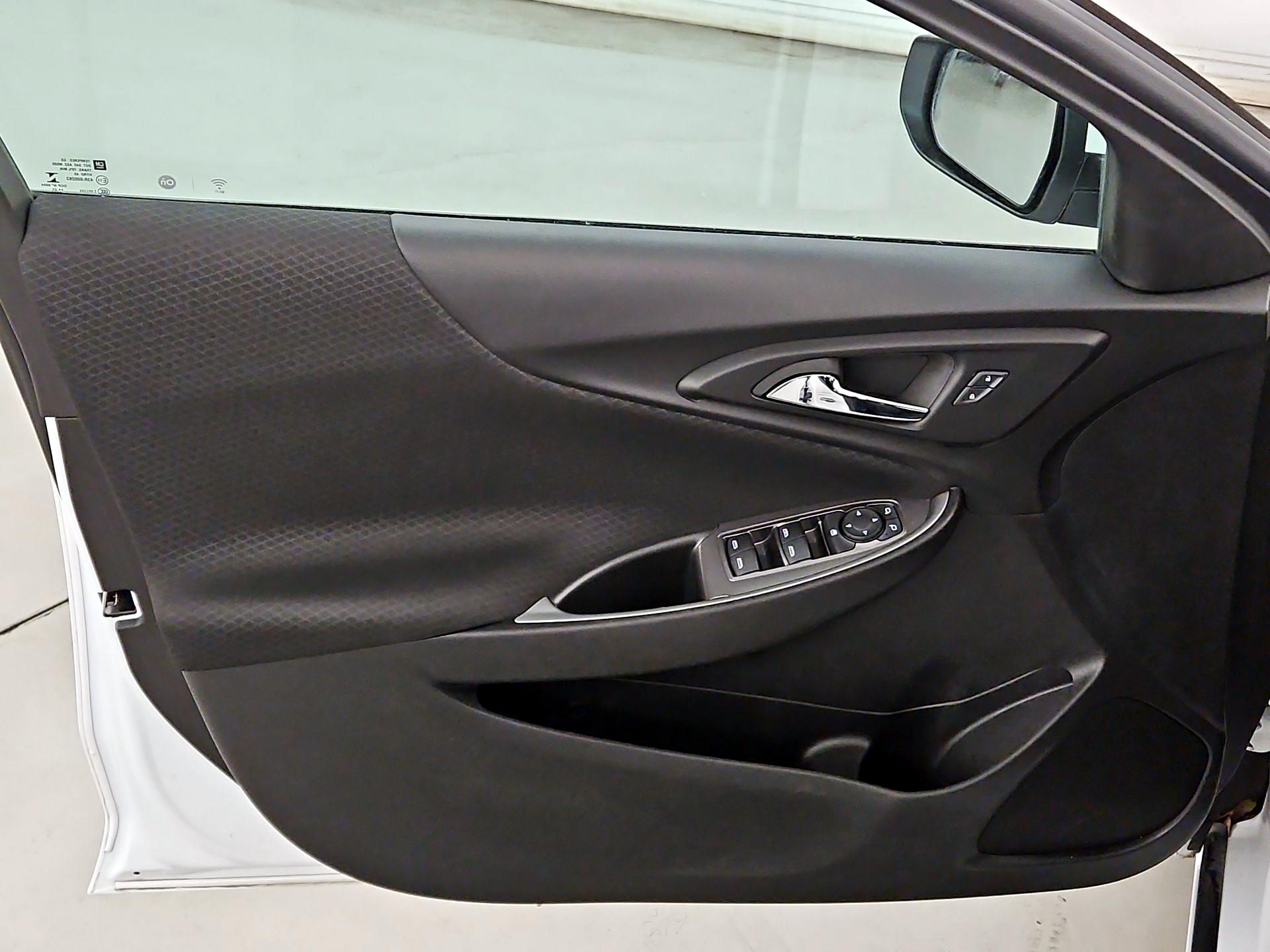 Thumbnail: 2023 Chevrolet Malibu - 12