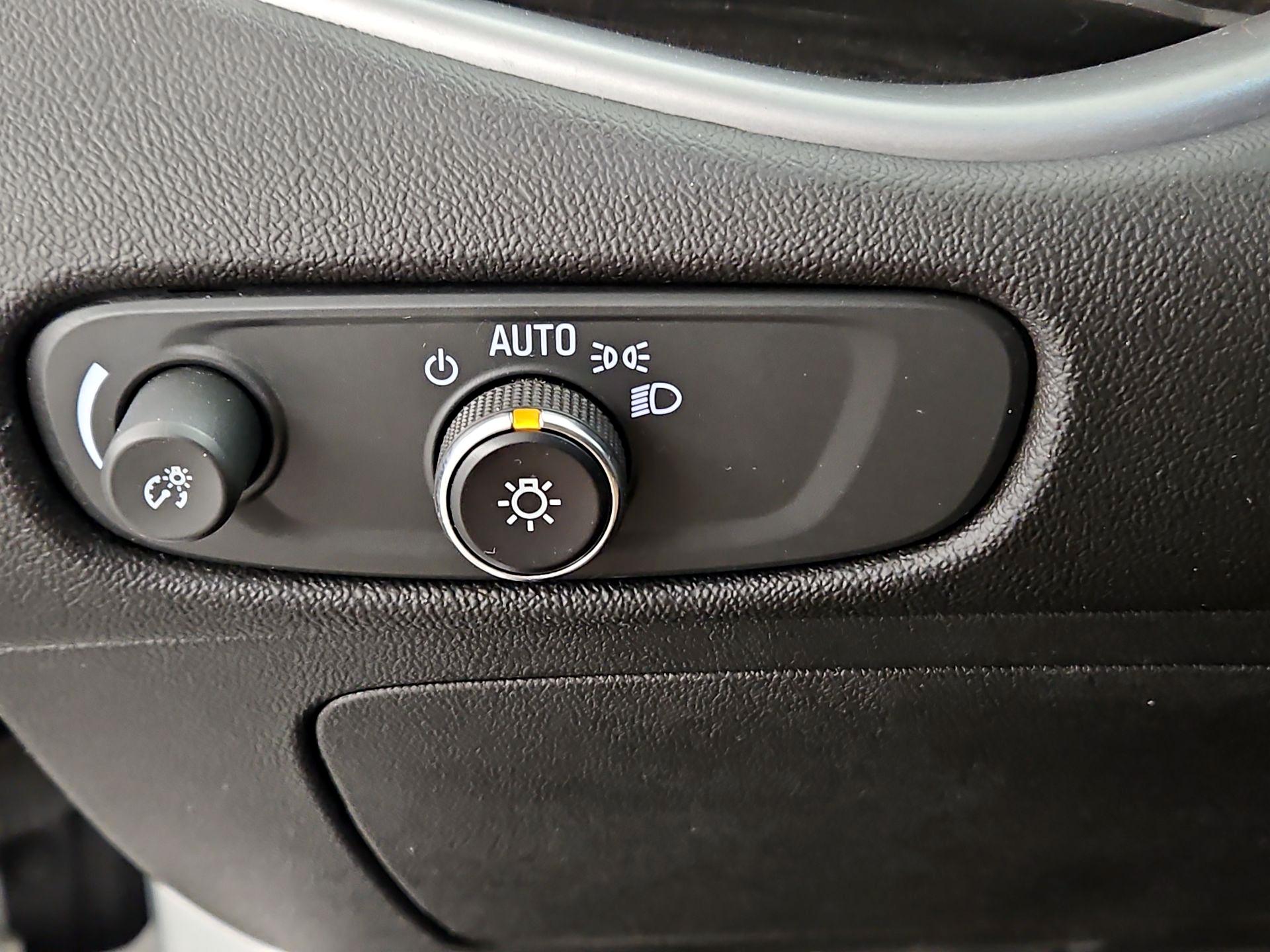 Thumbnail: 2023 Chevrolet Malibu - 13