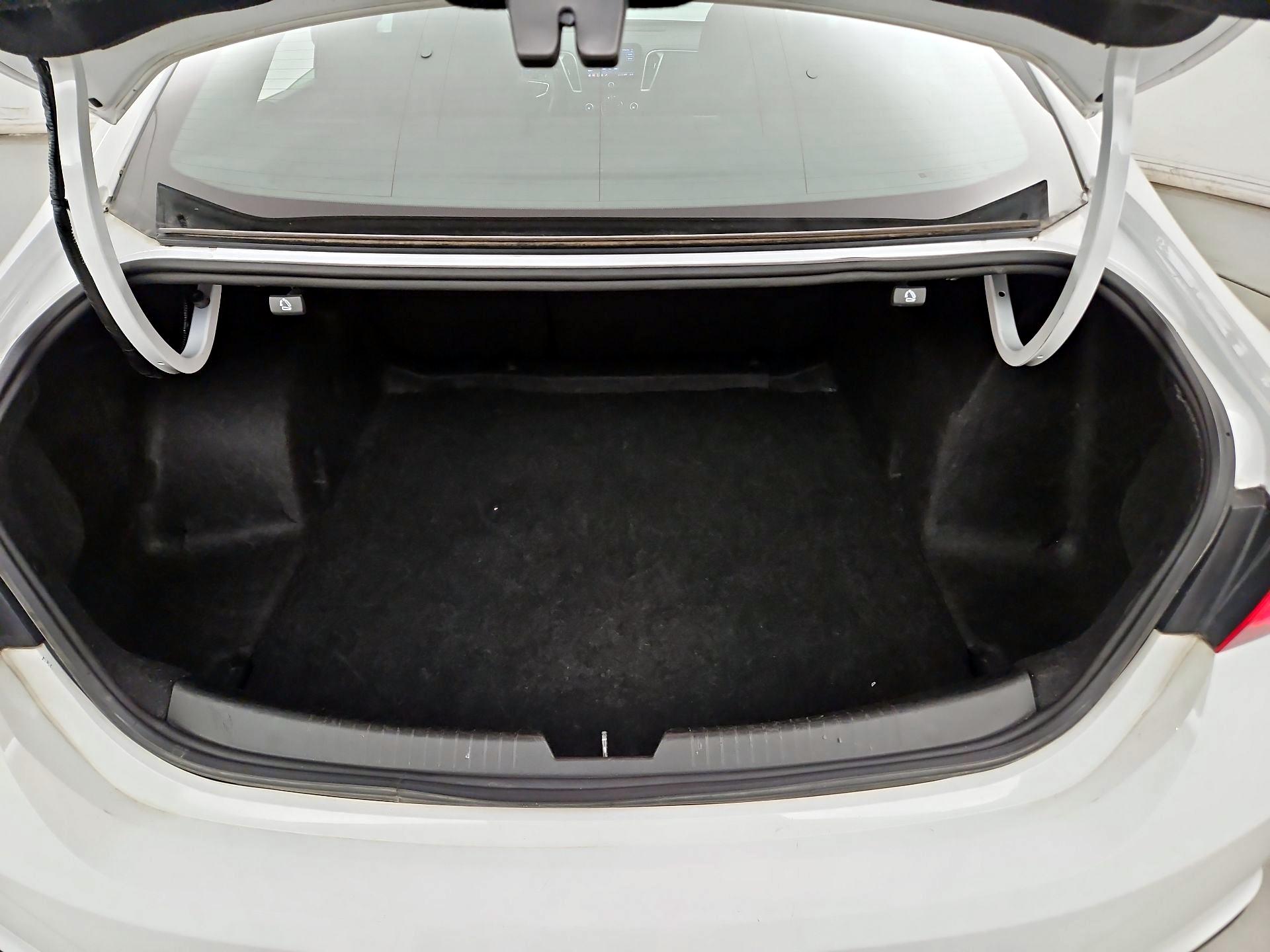 Thumbnail: 2023 Chevrolet Malibu - 20