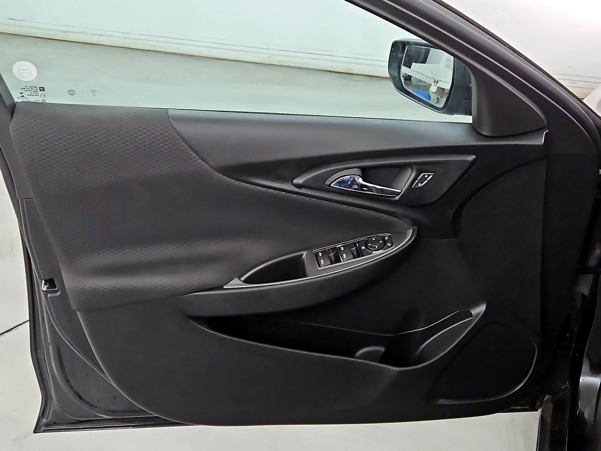 Thumbnail: 2023 Chevrolet Malibu - 12