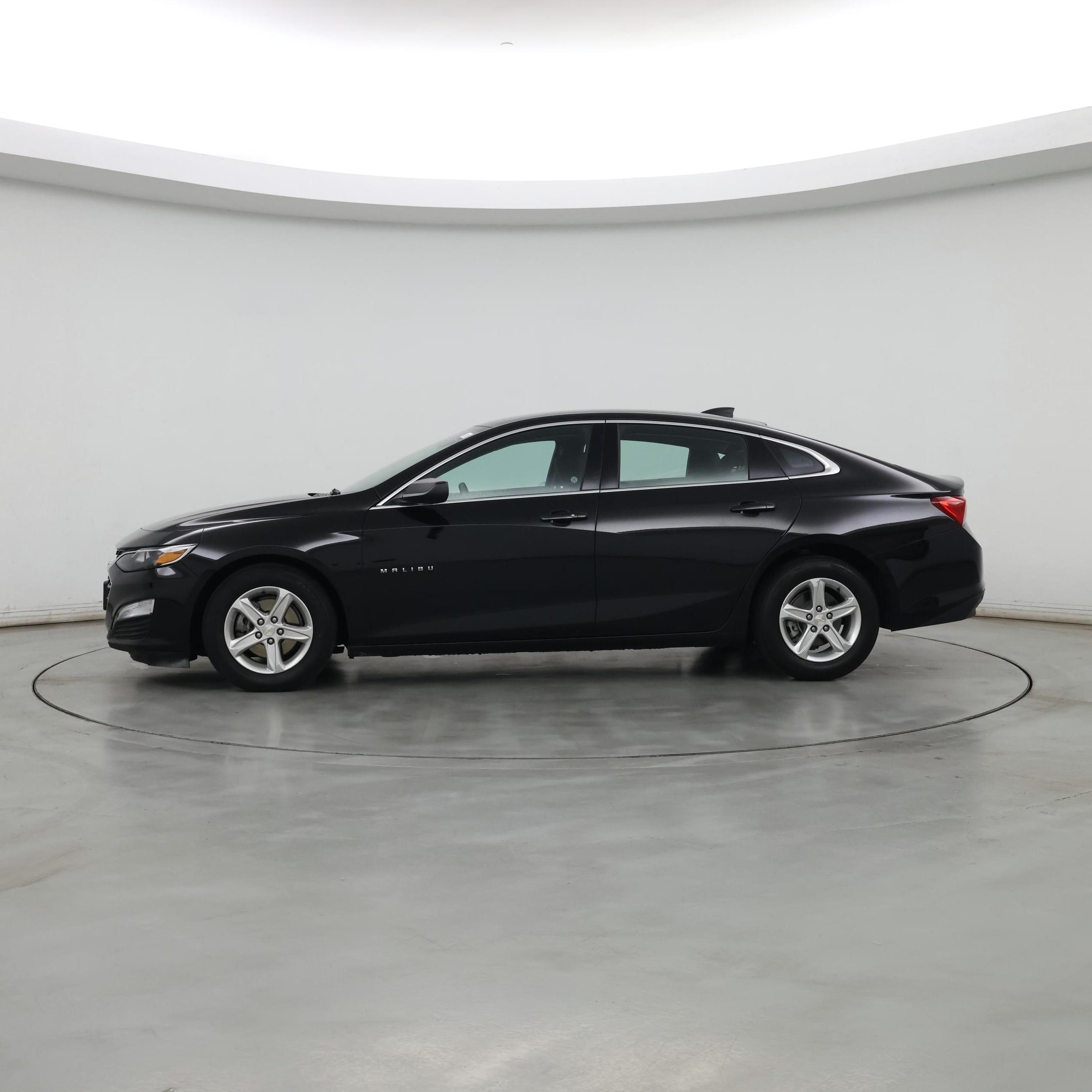 Thumbnail: 2023 Chevrolet Malibu - 3