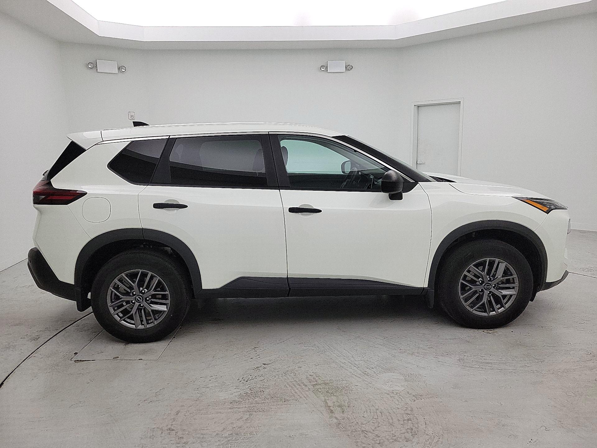 Thumbnail: 2022 Nissan Rogue - 4