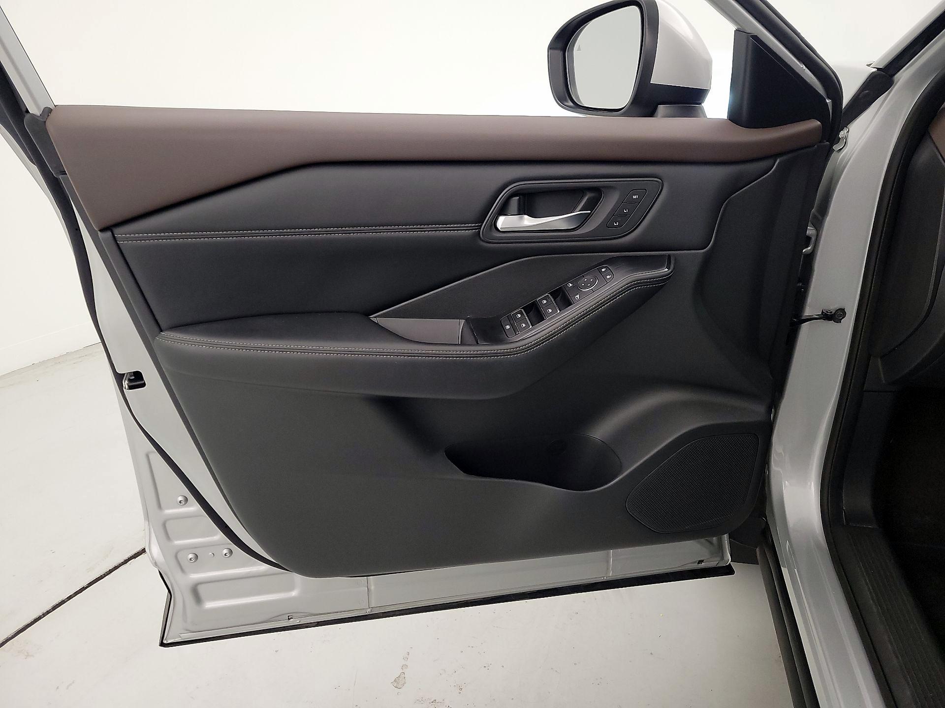 Thumbnail: 2022 Nissan Rogue - 12