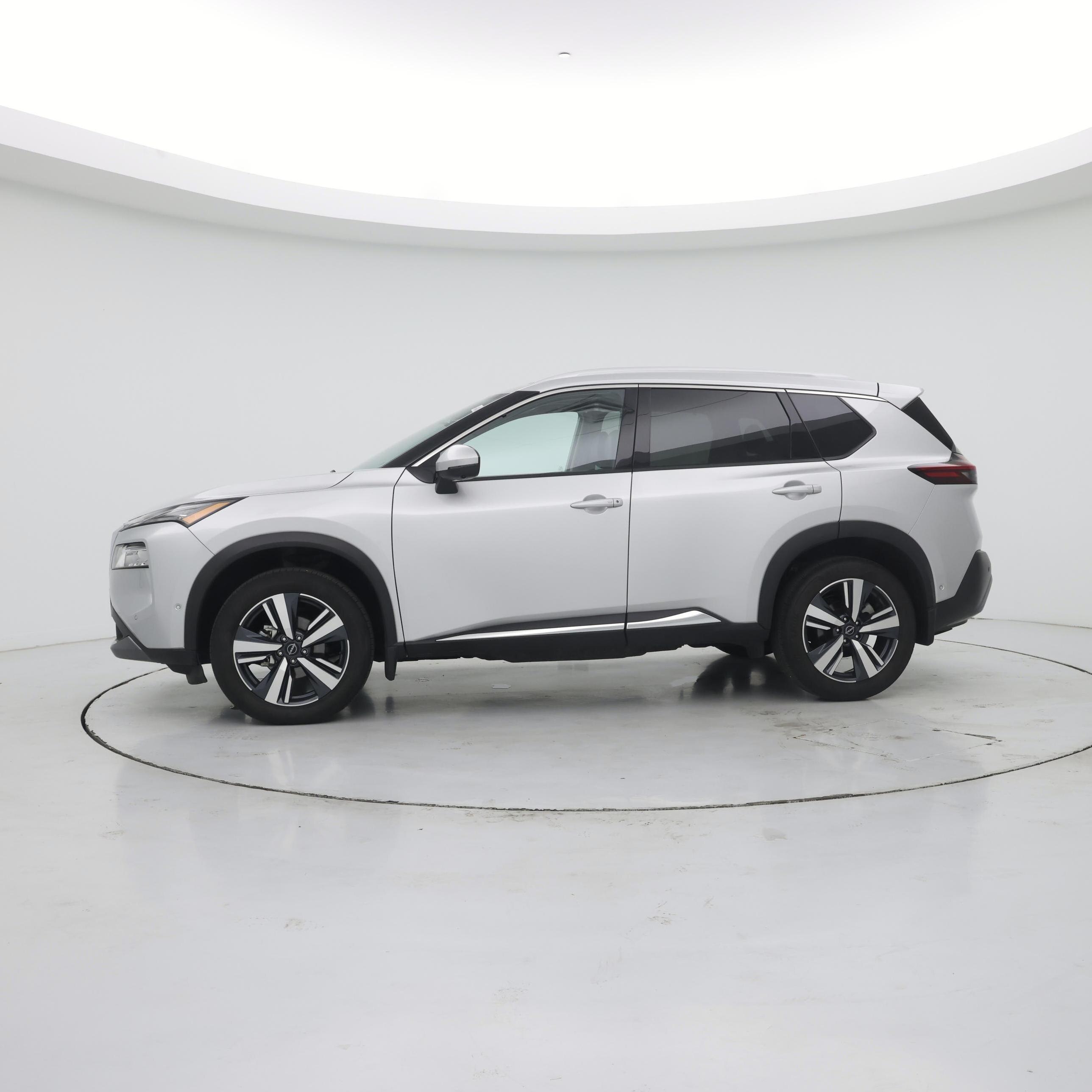 Thumbnail: 2022 Nissan Rogue - 3