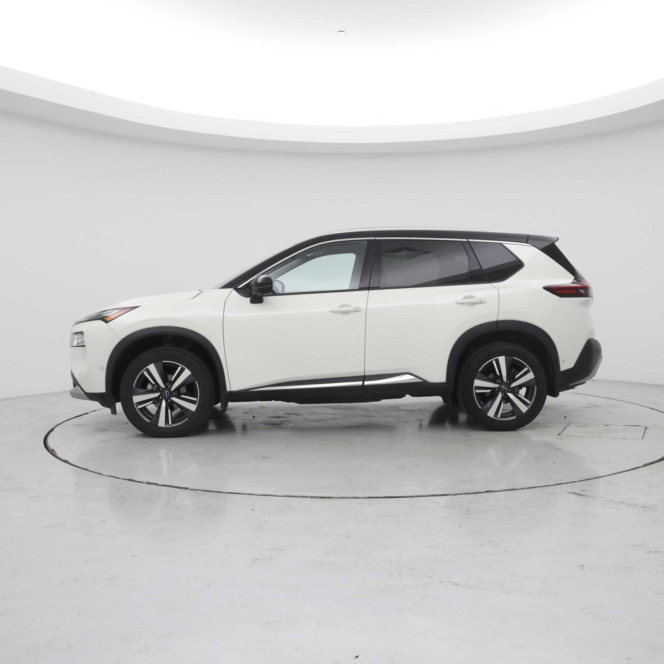 Thumbnail: 2022 Nissan Rogue - 3