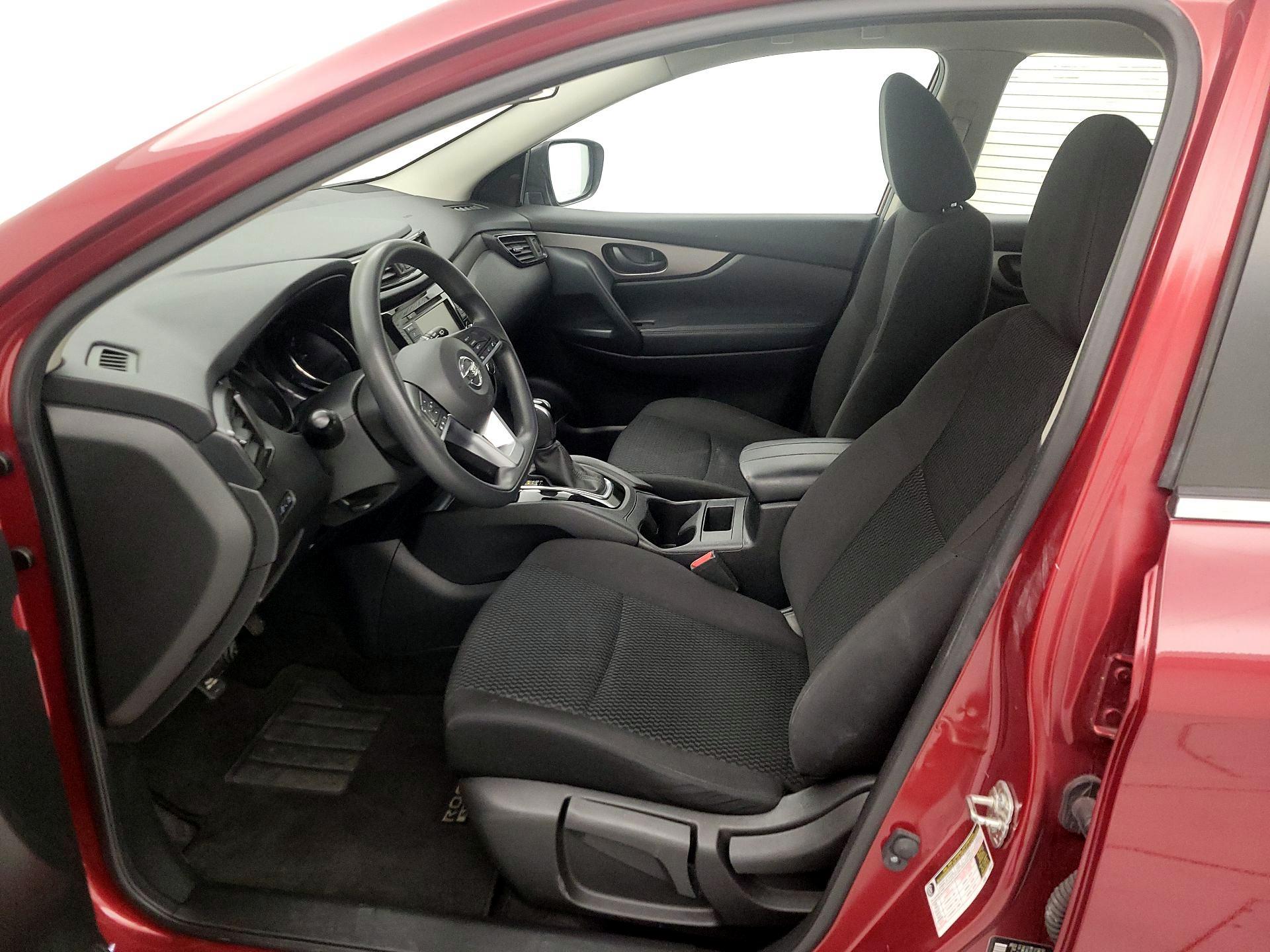 Thumbnail: 2020 Nissan Rogue Sport - 11