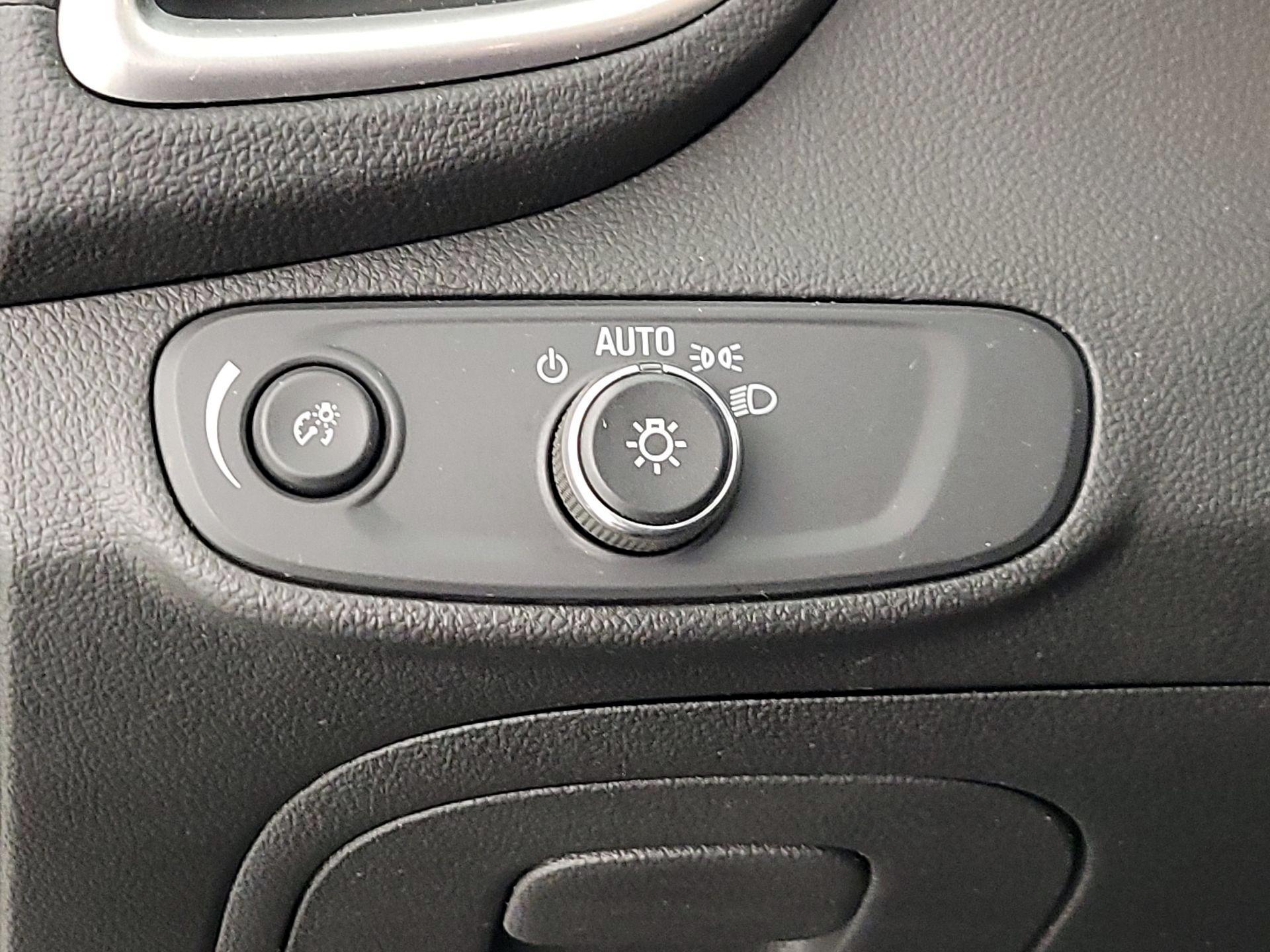 Thumbnail: 2020 Chevrolet Trax - 13