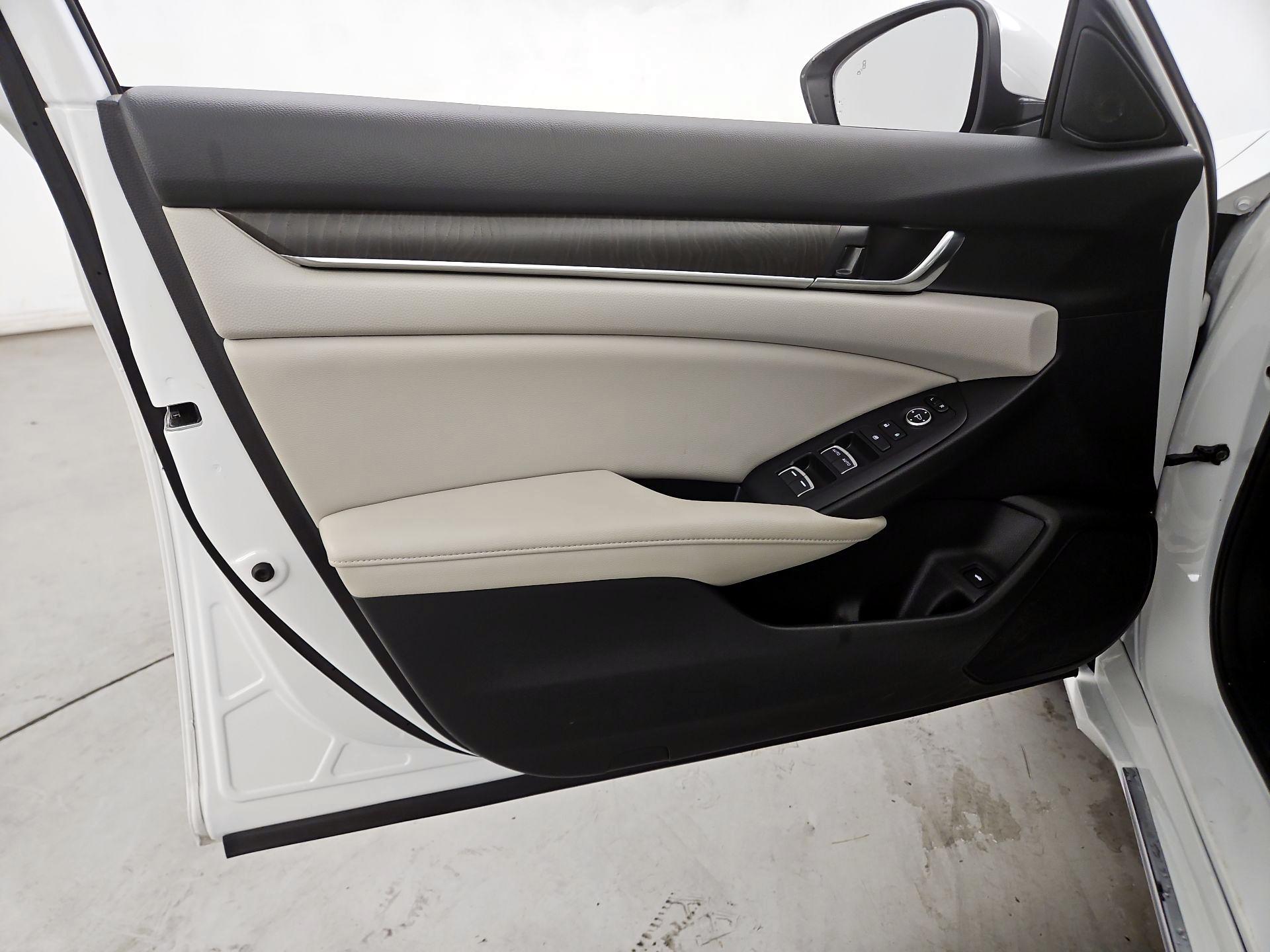 Thumbnail: 2020 Honda Accord - 12