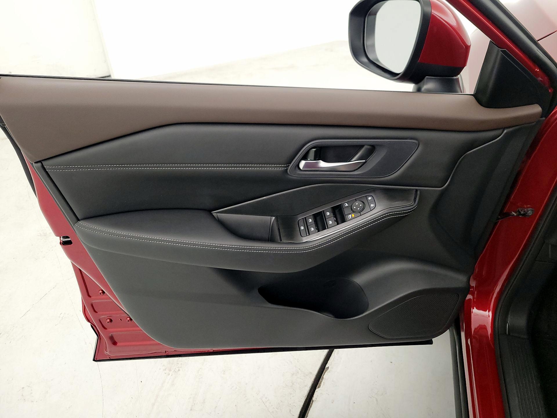 Thumbnail: 2023 Nissan Rogue - 10