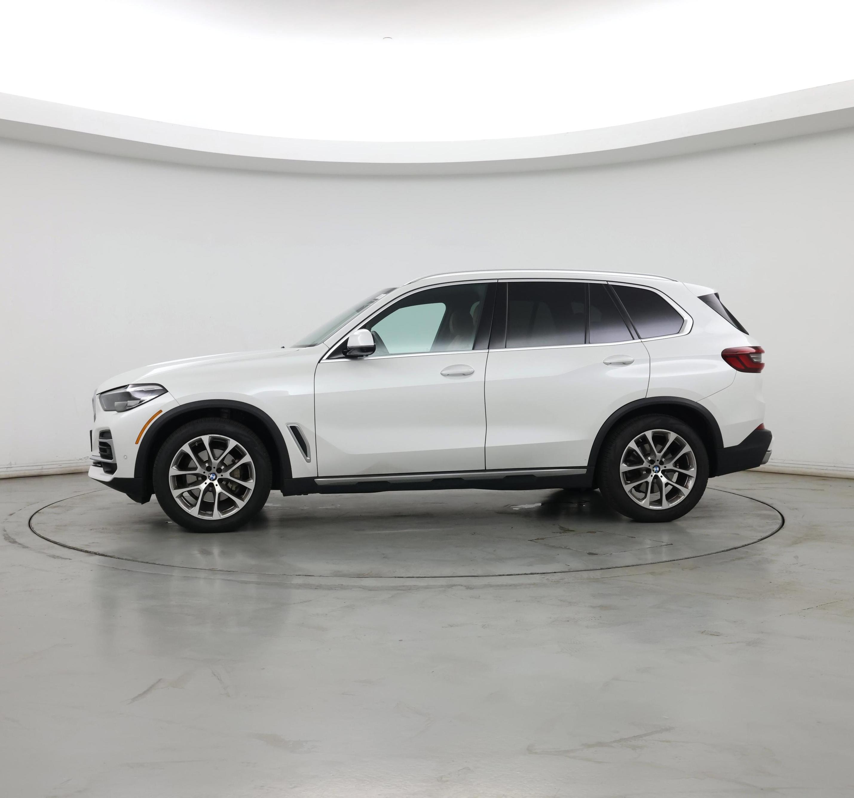 Thumbnail: 2023 BMW X5 - 3