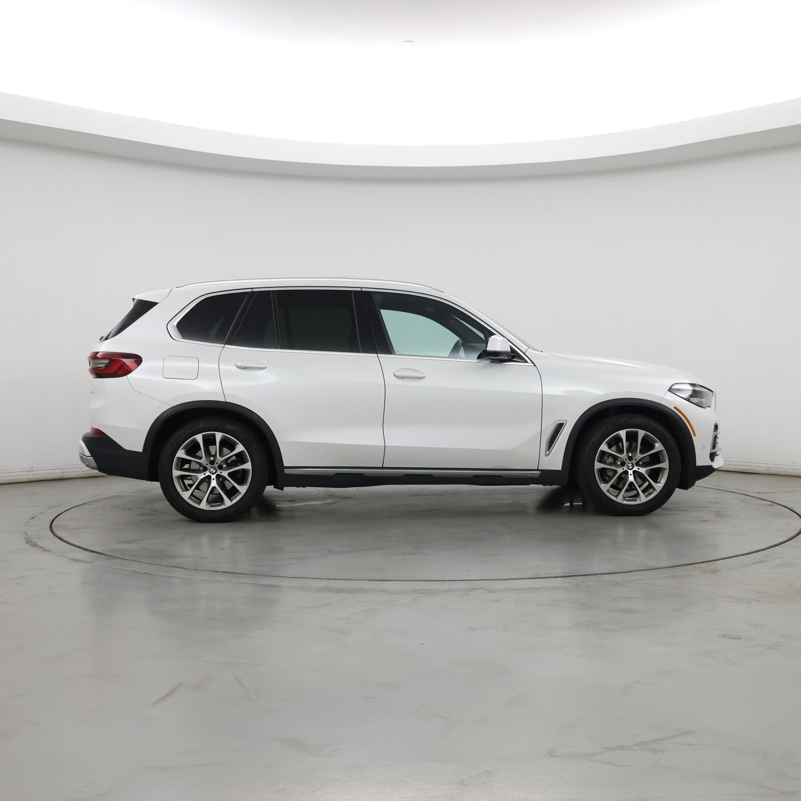 Thumbnail: 2023 BMW X5 - 7