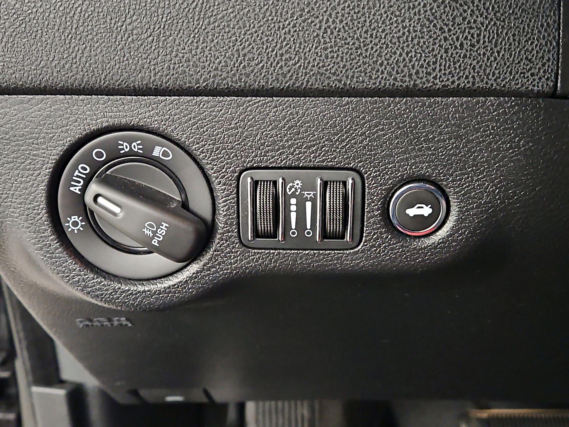 Thumbnail: 2015 Dodge Charger - 13