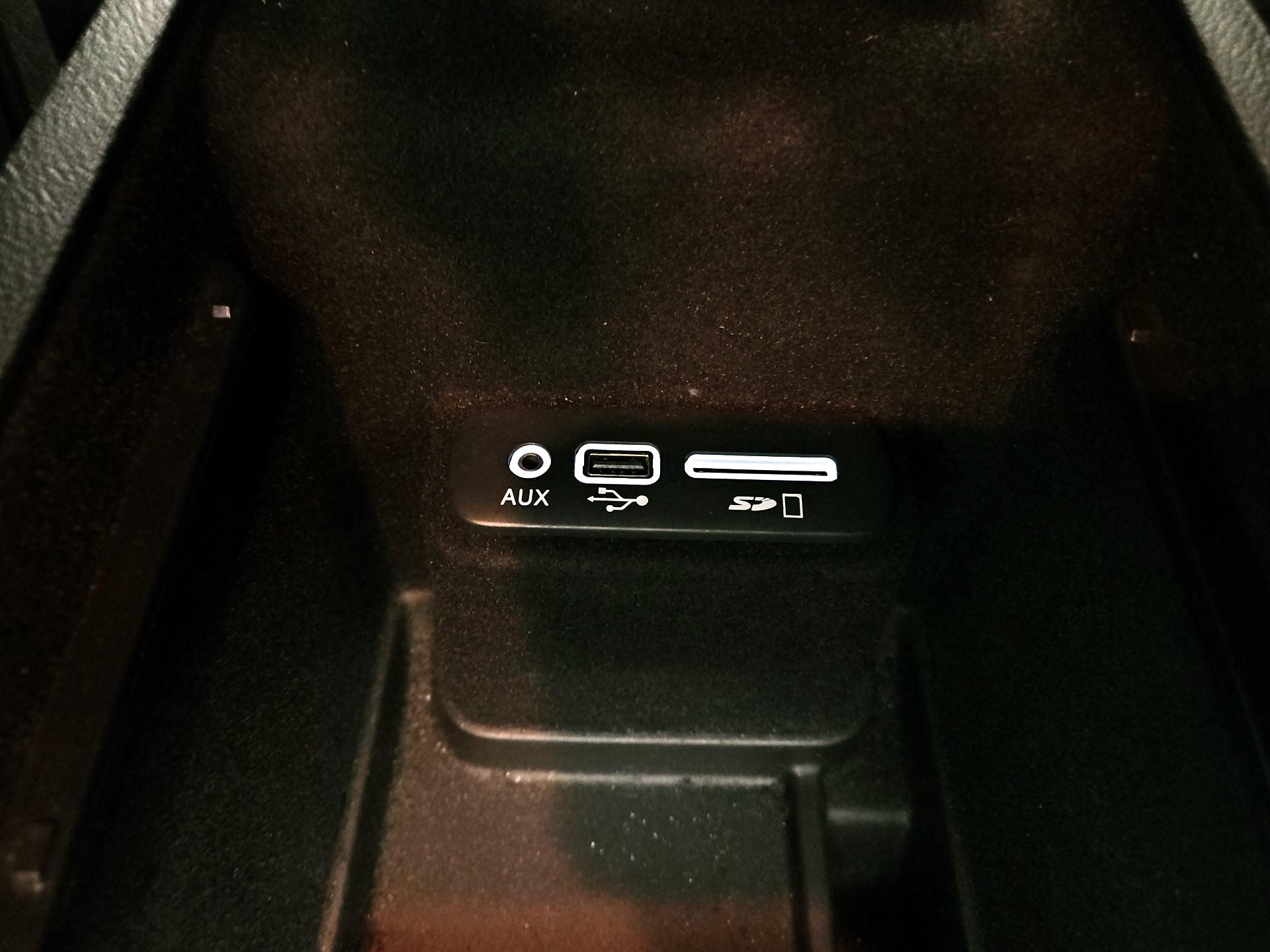 Thumbnail: 2015 Dodge Charger - 19