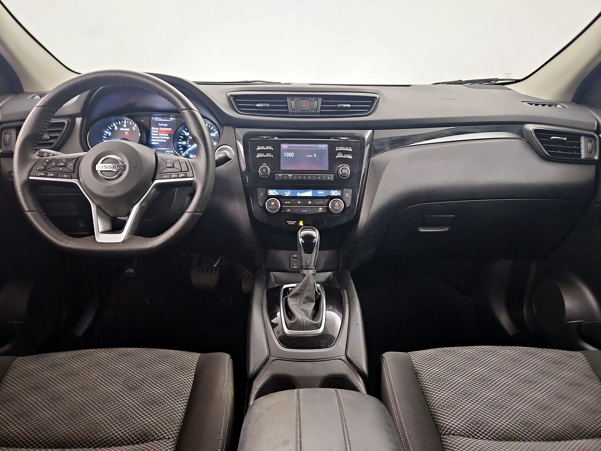 Thumbnail: 2018 Nissan Rogue Sport - 9