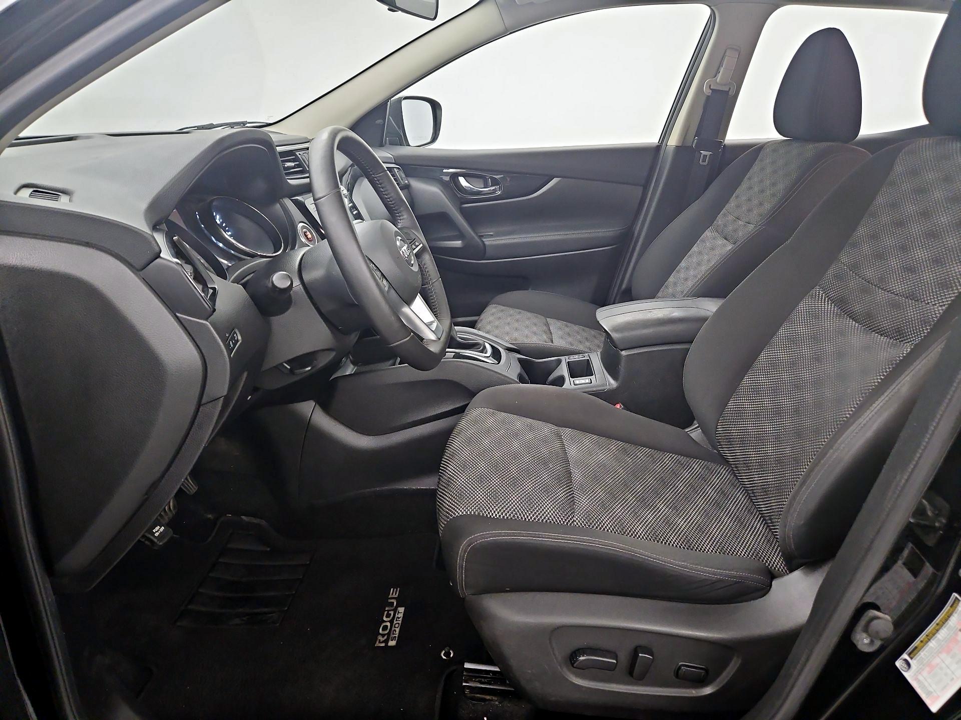 Thumbnail: 2018 Nissan Rogue Sport - 11