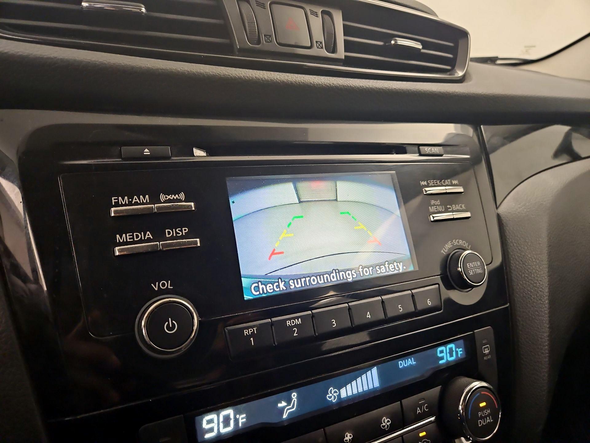 Thumbnail: 2018 Nissan Rogue Sport - 14