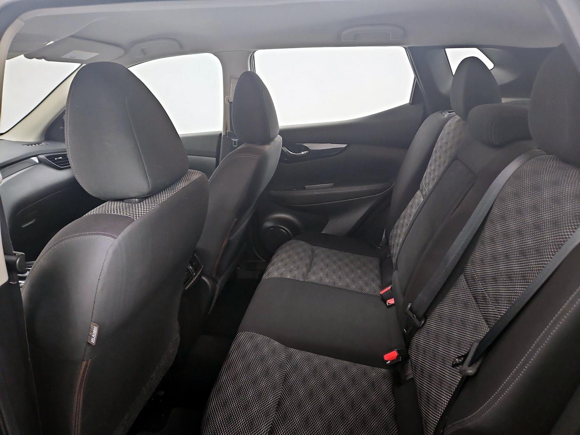 Thumbnail: 2018 Nissan Rogue Sport - 19