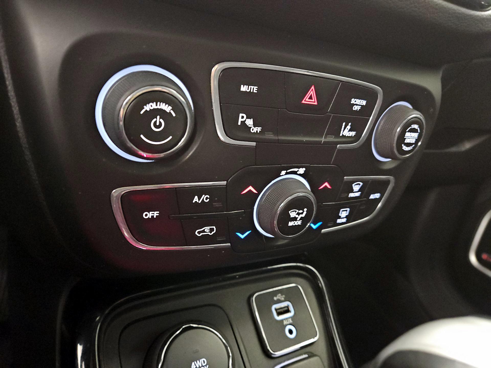 Thumbnail: 2018 Jeep Compass - 17