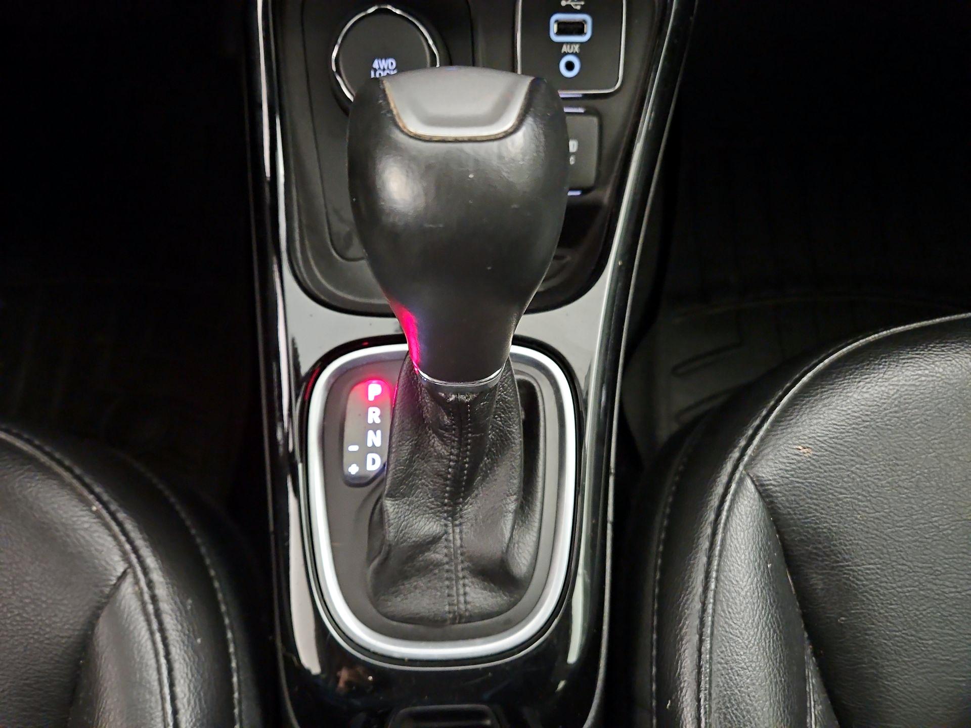 Thumbnail: 2018 Jeep Compass - 18