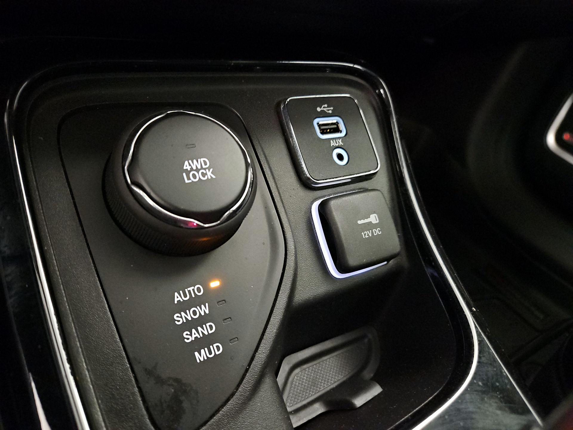 Thumbnail: 2018 Jeep Compass - 19