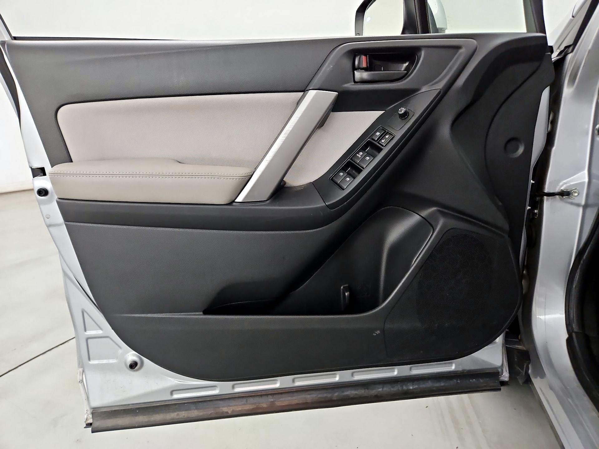 Thumbnail: 2016 Subaru Forester - 12