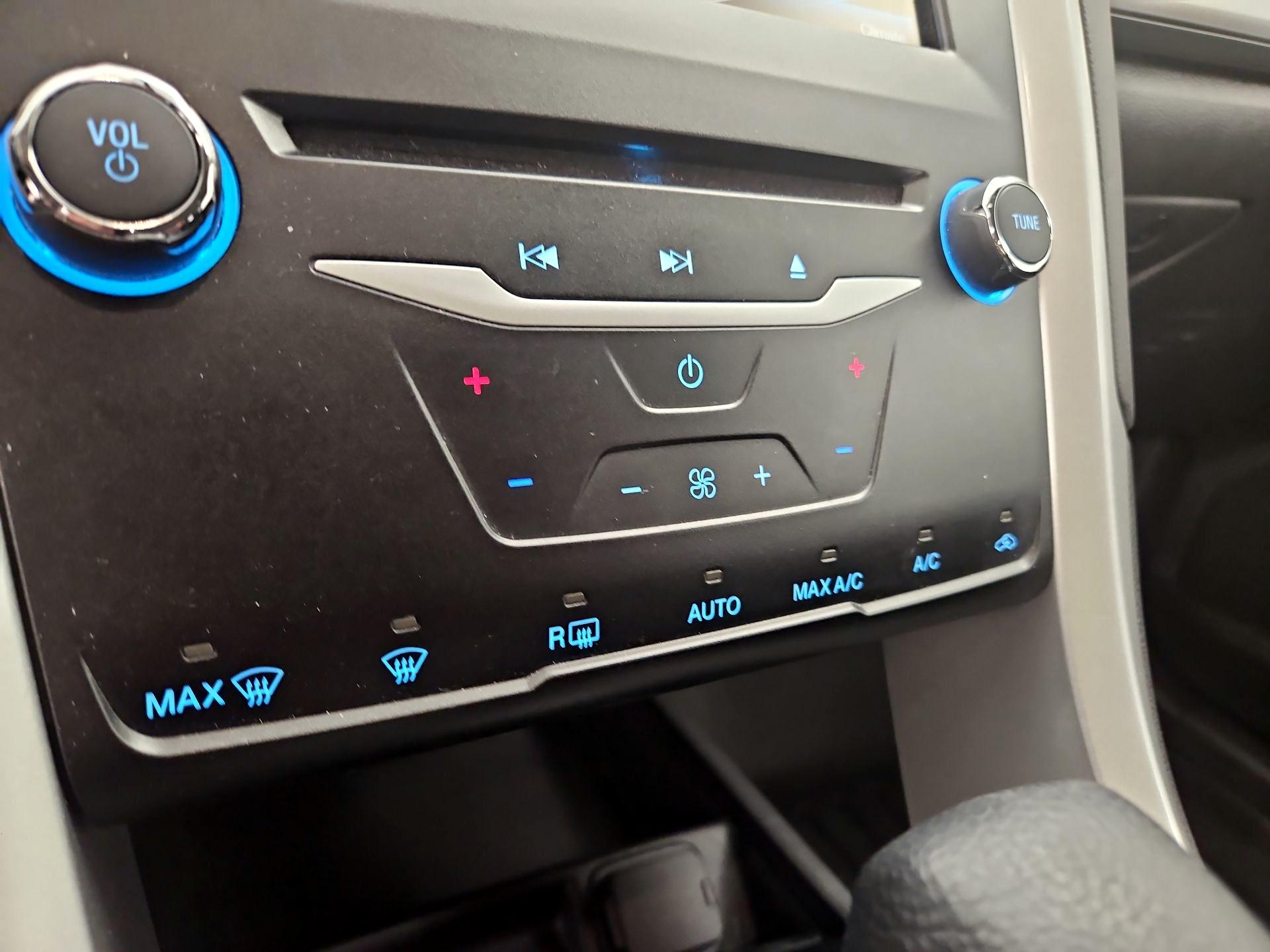 Thumbnail: 2014 Ford Fusion - 16