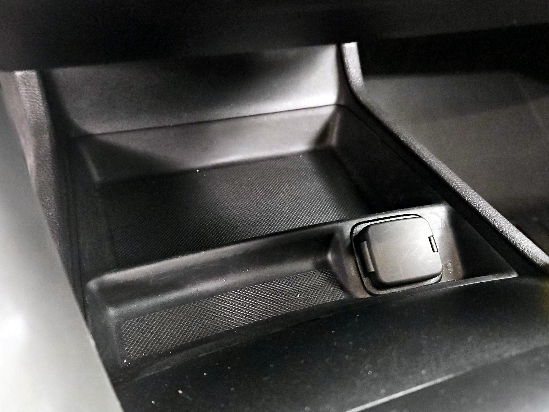 Thumbnail: 2014 Ford Fusion - 18