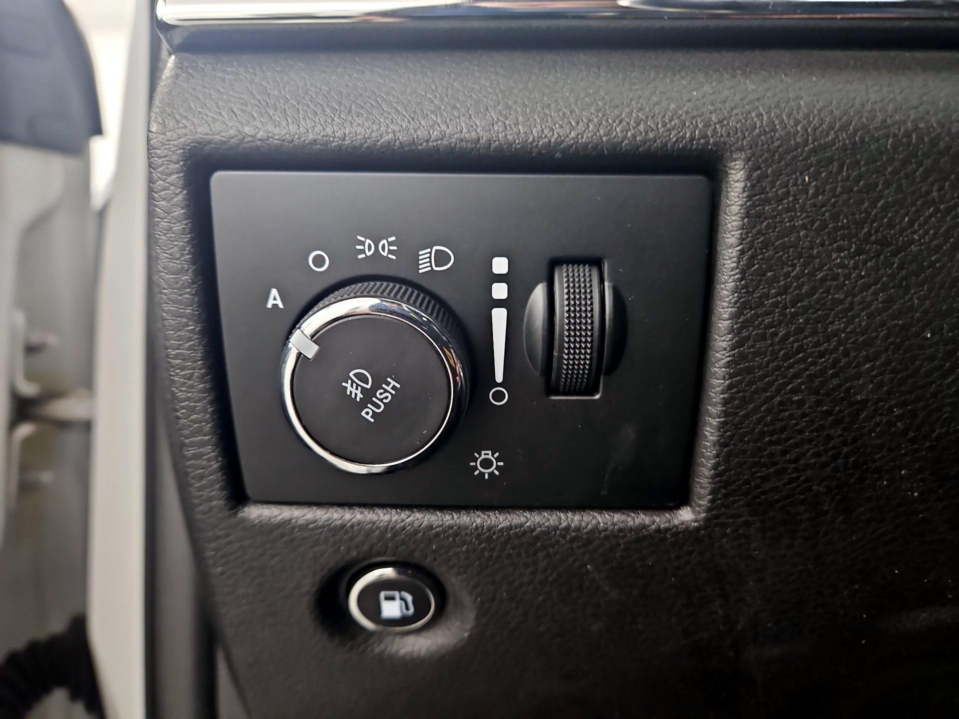 Thumbnail: 2017 Jeep Grand Cherokee - 13