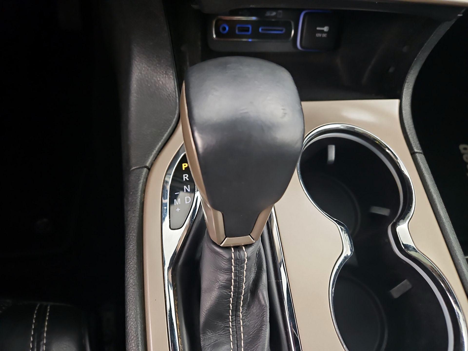 Thumbnail: 2017 Jeep Grand Cherokee - 18