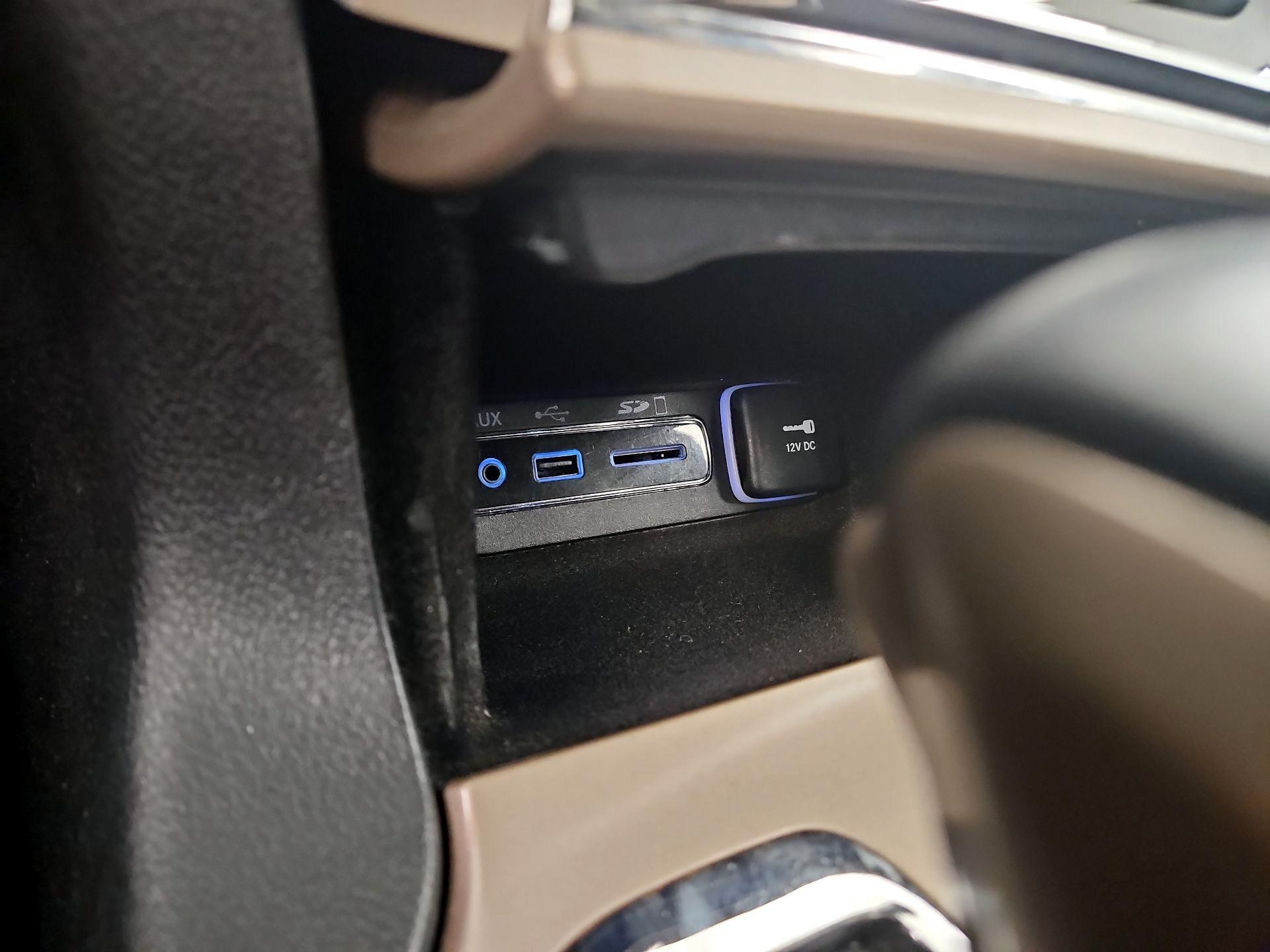 Thumbnail: 2017 Jeep Grand Cherokee - 19