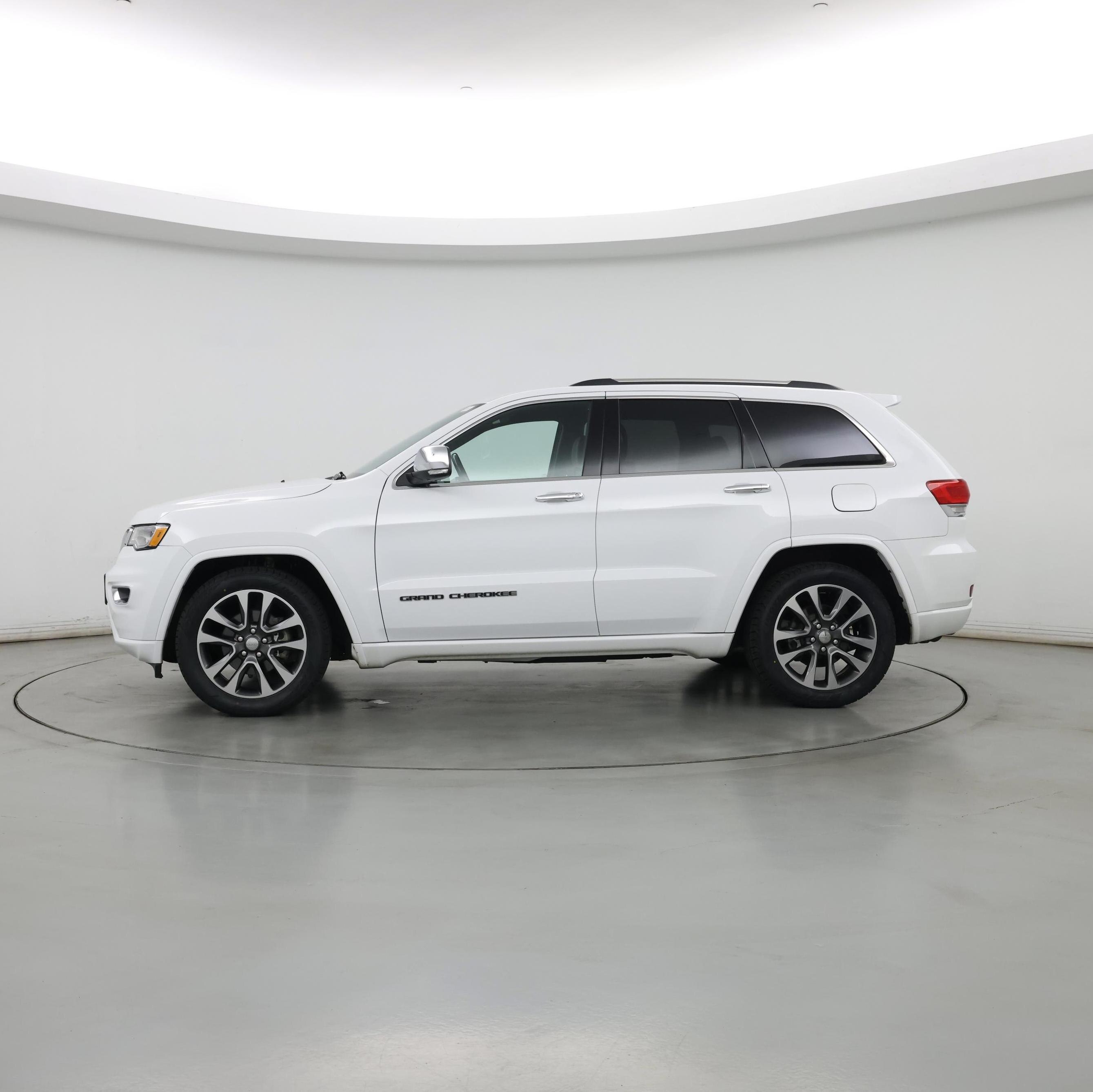 Thumbnail: 2017 Jeep Grand Cherokee - 3