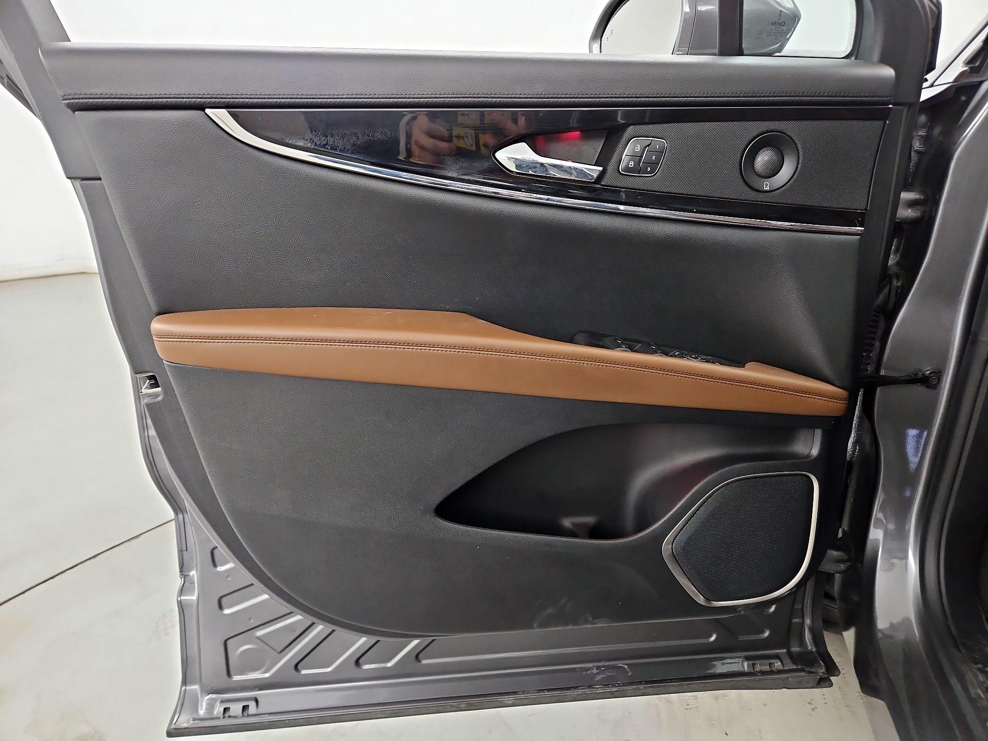 Thumbnail: 2022 Lincoln Nautilus - 12