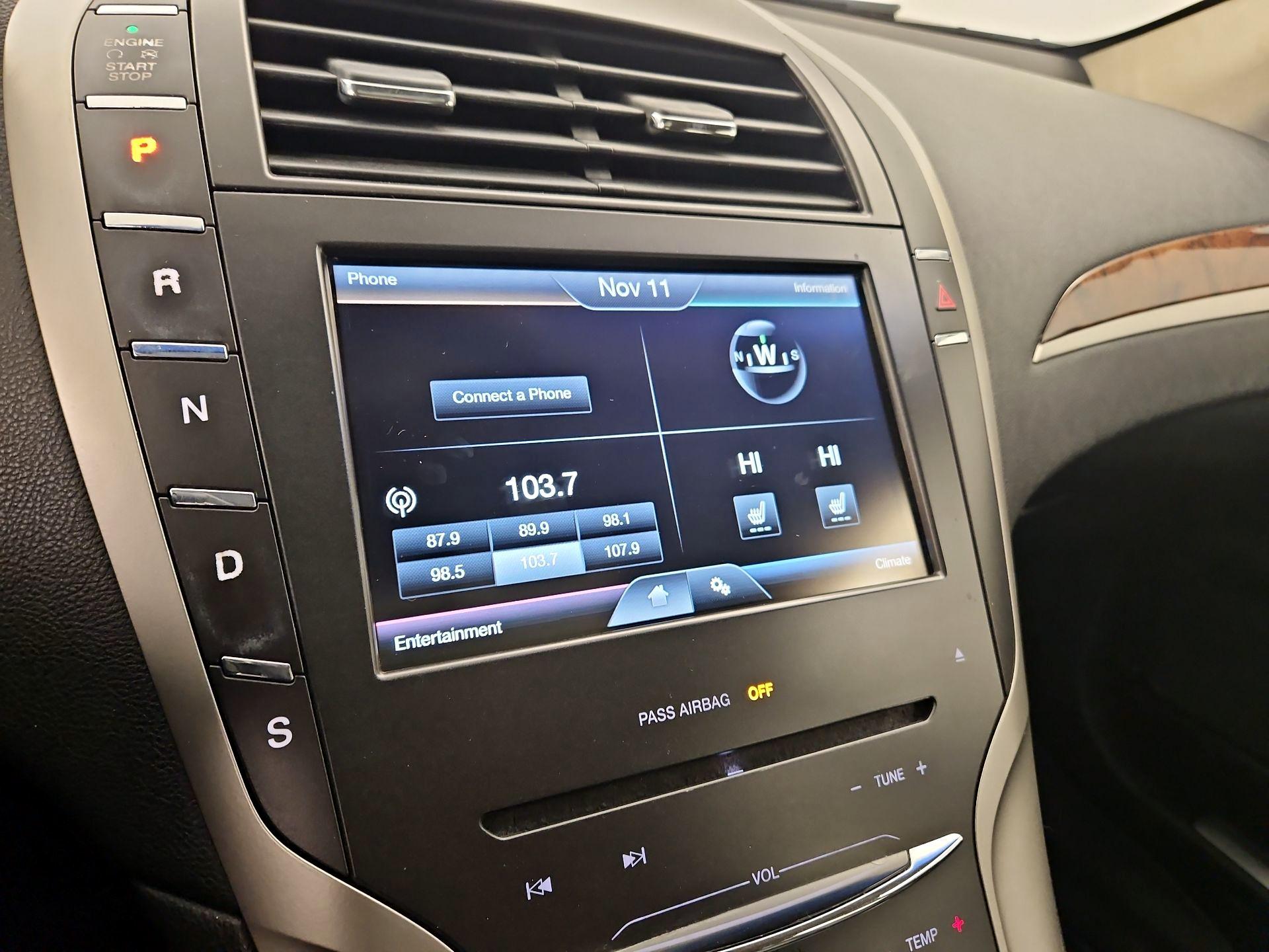 Thumbnail: 2015 Lincoln MKZ - 15