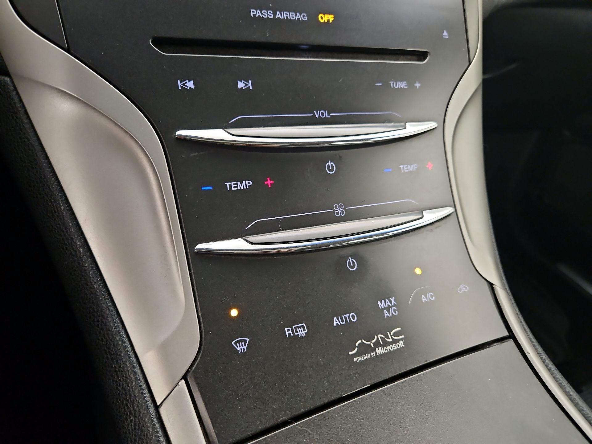 Thumbnail: 2015 Lincoln MKZ - 16