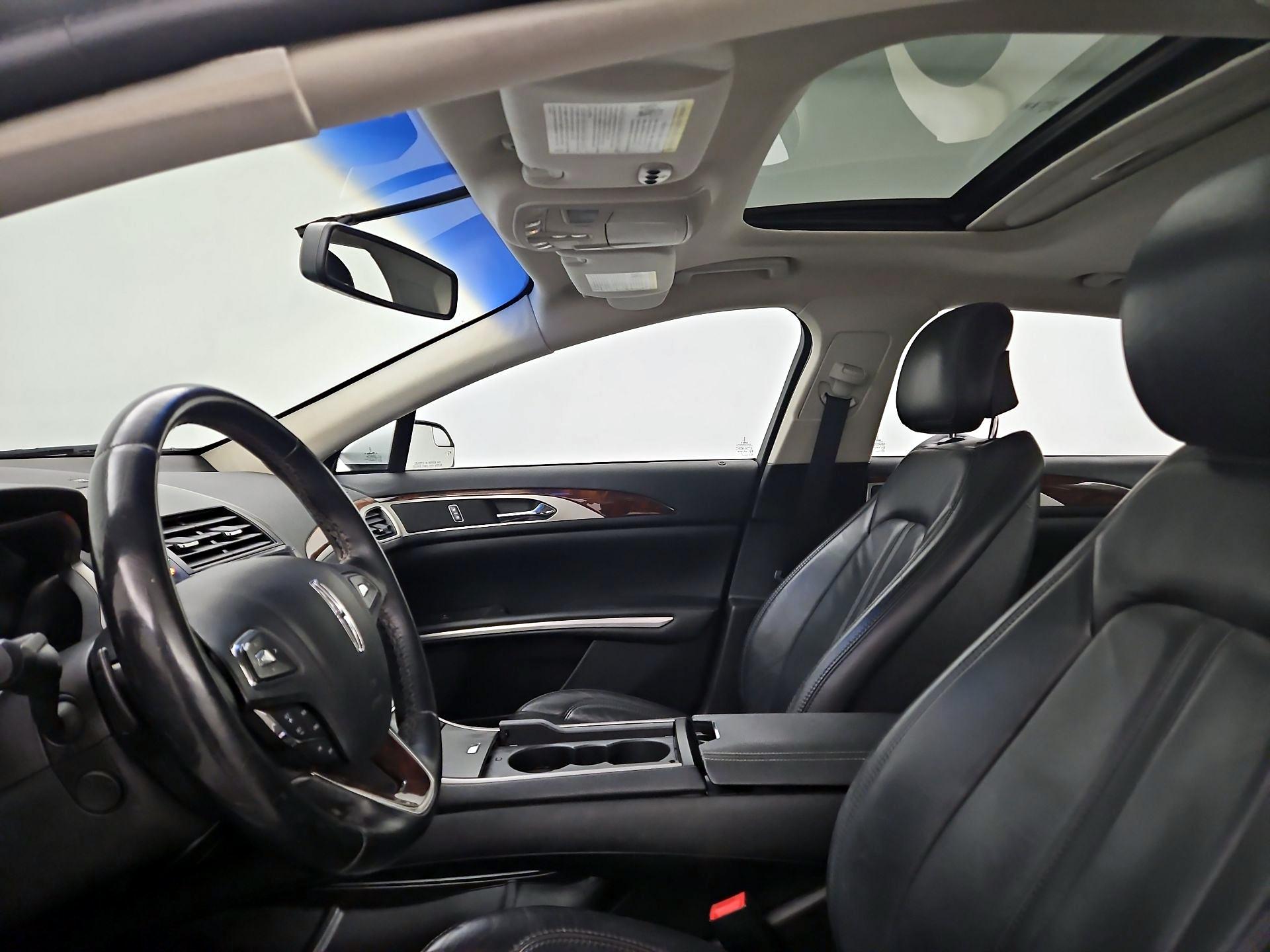 Thumbnail: 2015 Lincoln MKZ - 19