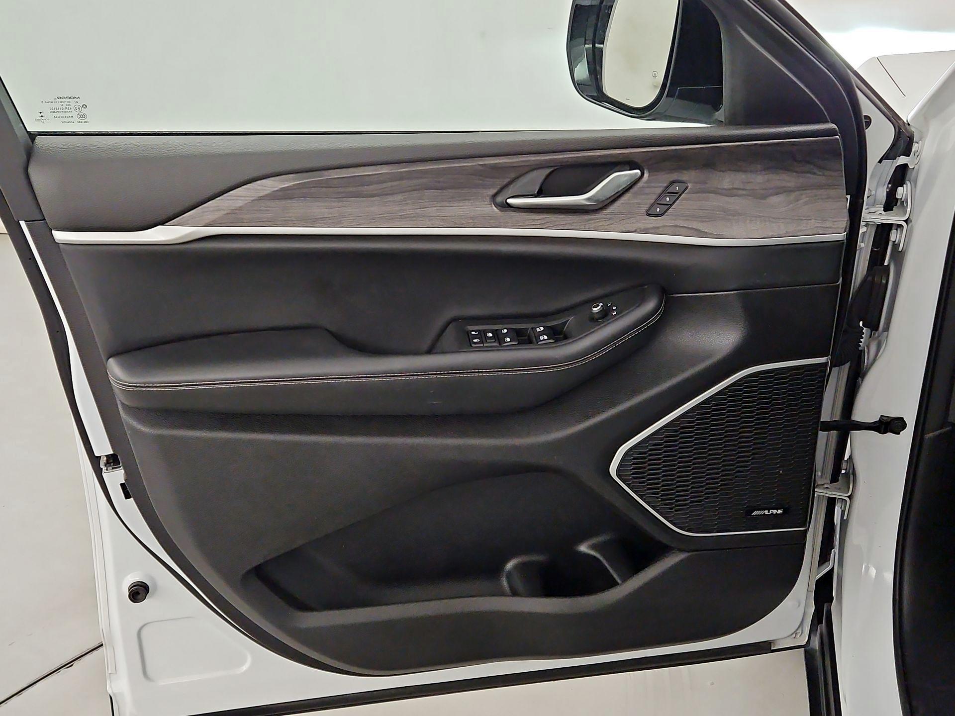 Thumbnail: 2022 Jeep Grand Cherokee L - 12