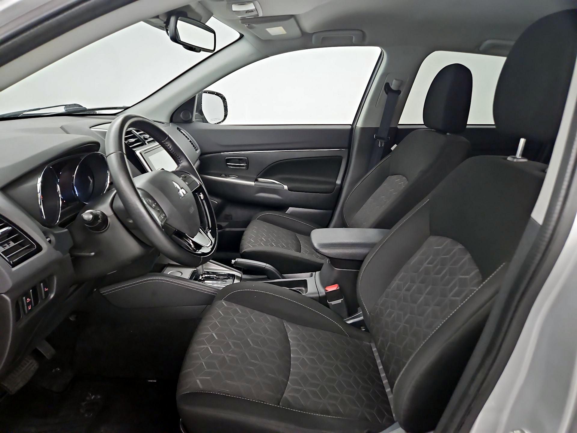 Thumbnail: 2020 Mitsubishi Outlander Sport - 11