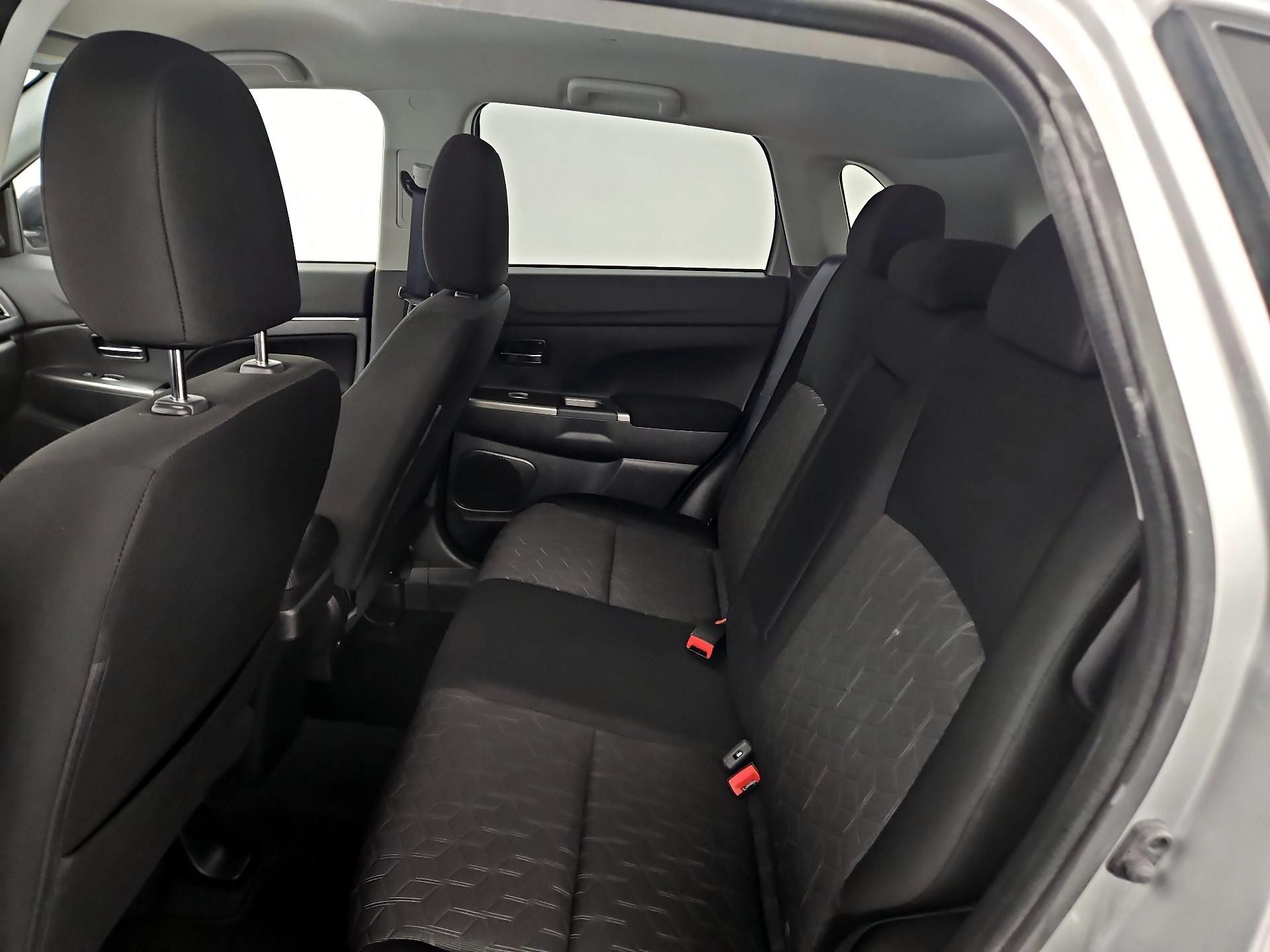 Thumbnail: 2020 Mitsubishi Outlander Sport - 19