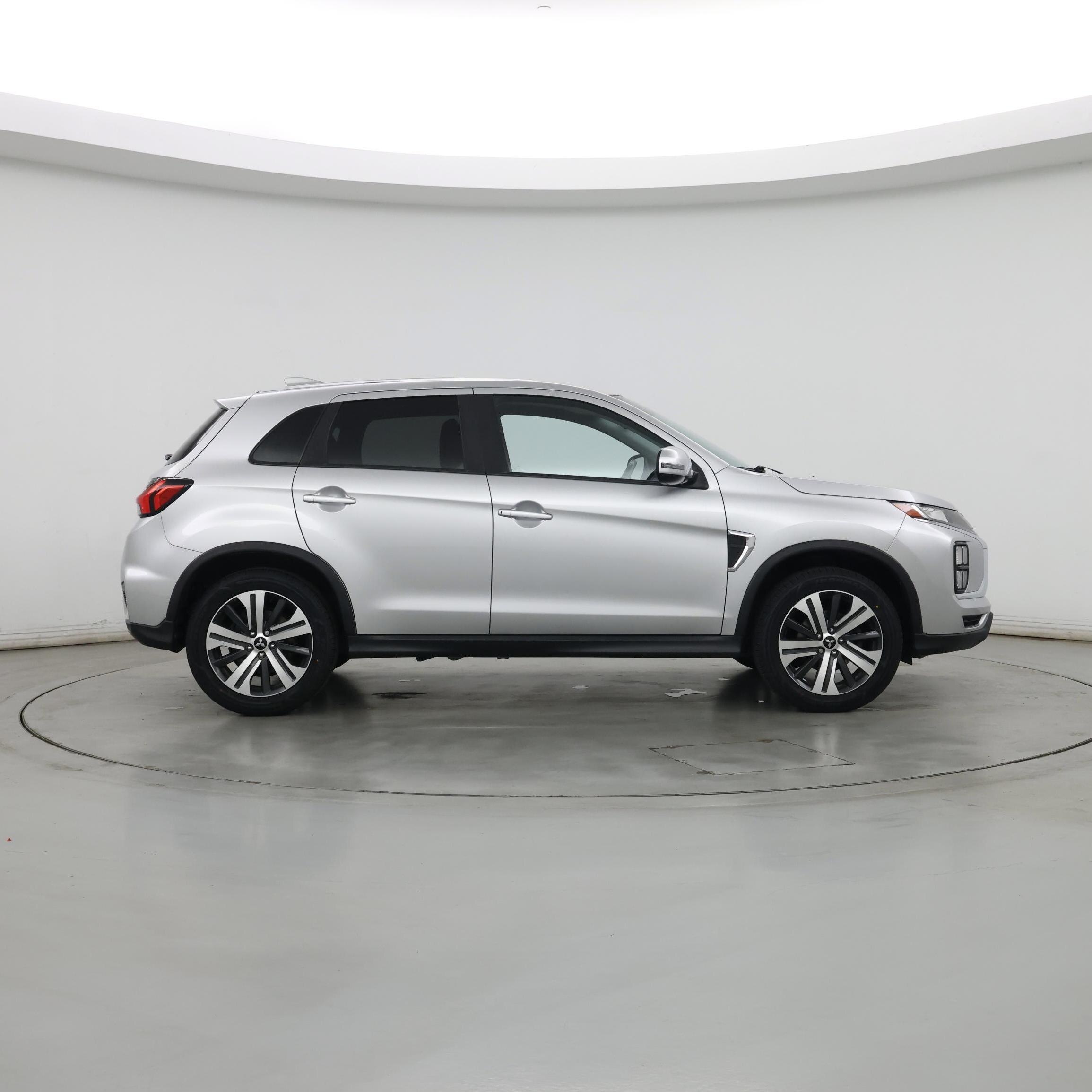 Thumbnail: 2020 Mitsubishi Outlander Sport - 7