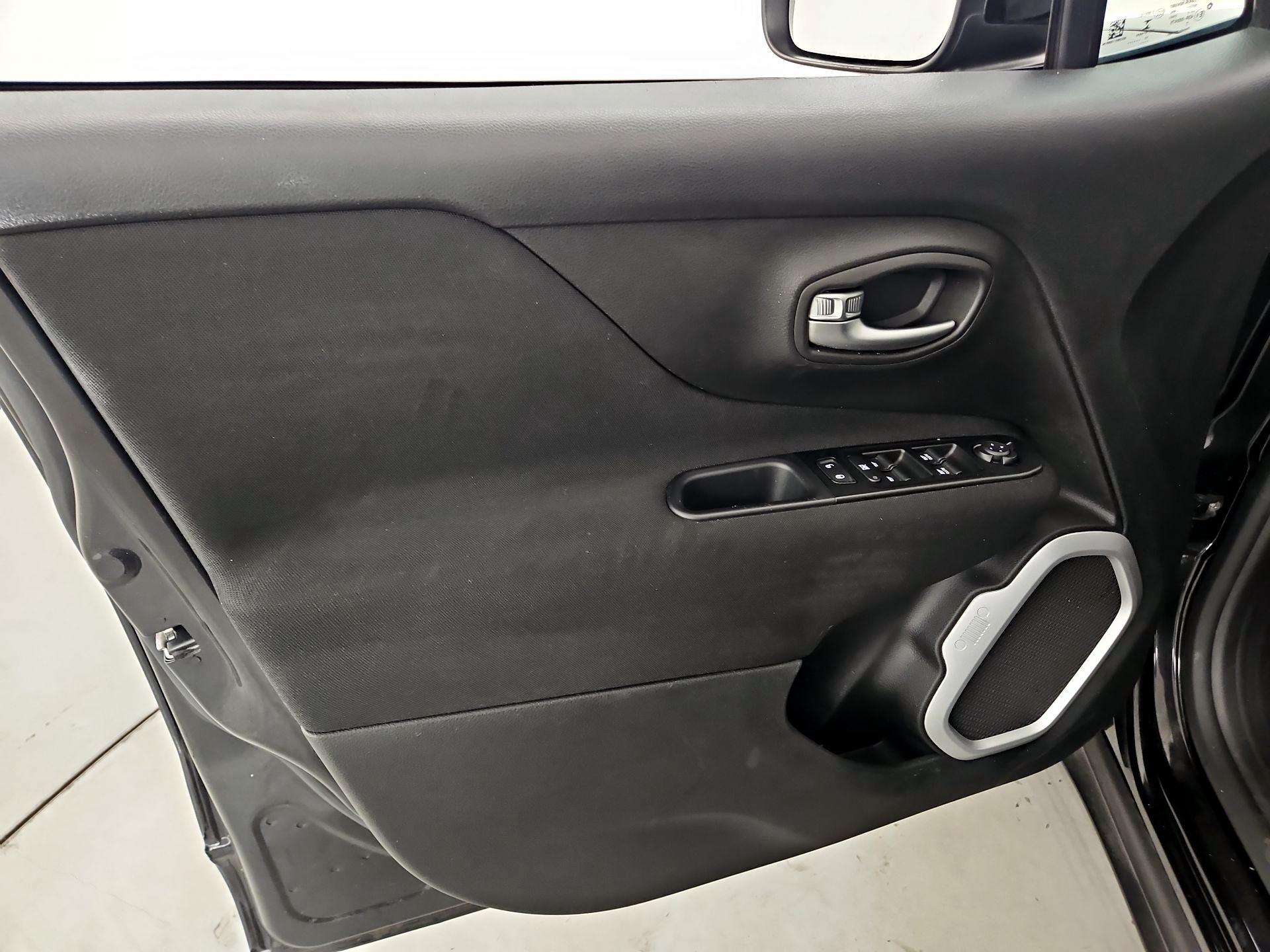Thumbnail: 2020 Jeep Renegade - 12