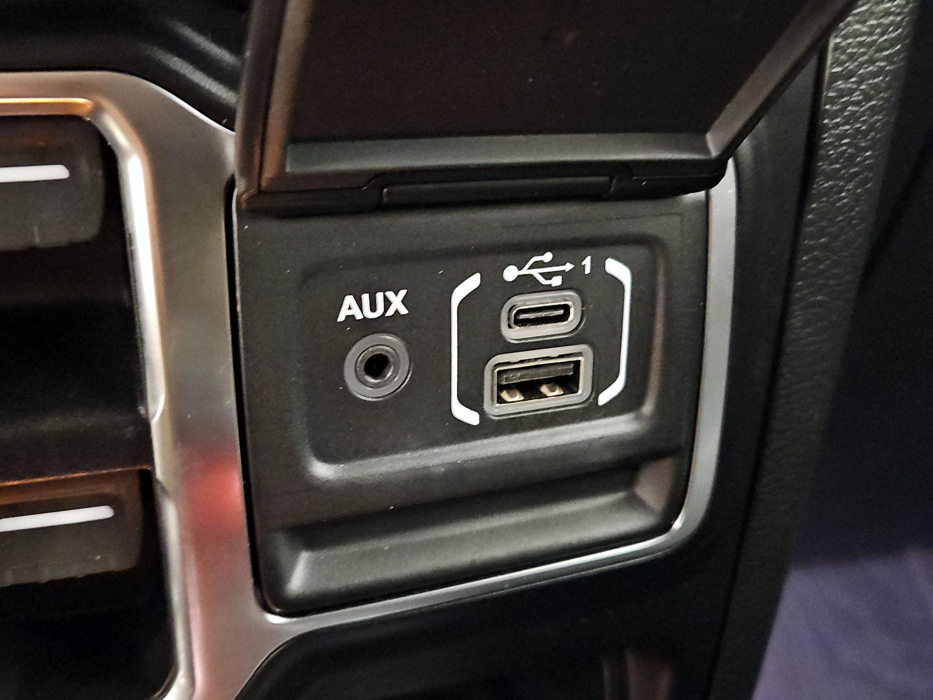 Thumbnail: 2021 Jeep Wrangler - 19
