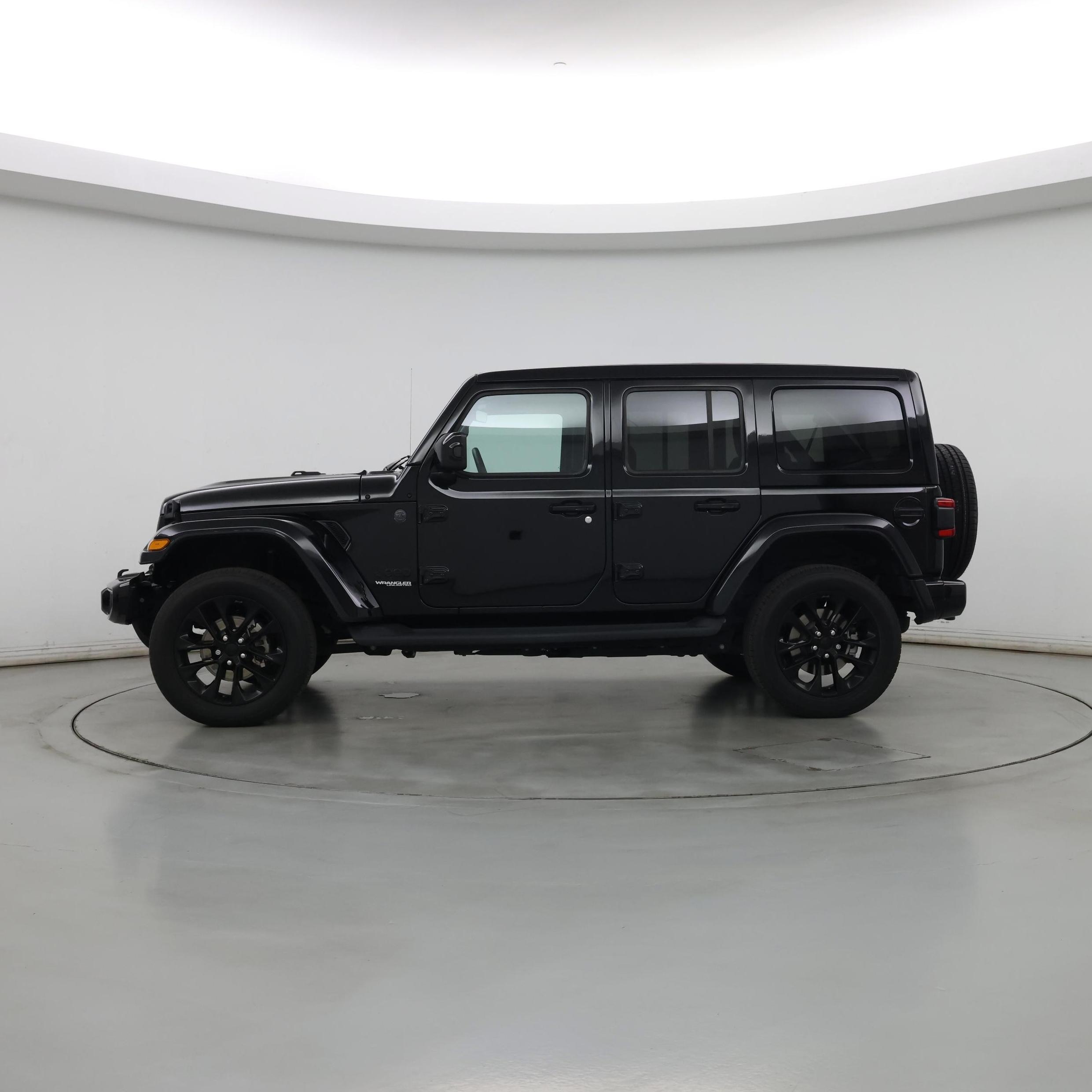 Thumbnail: 2021 Jeep Wrangler - 3
