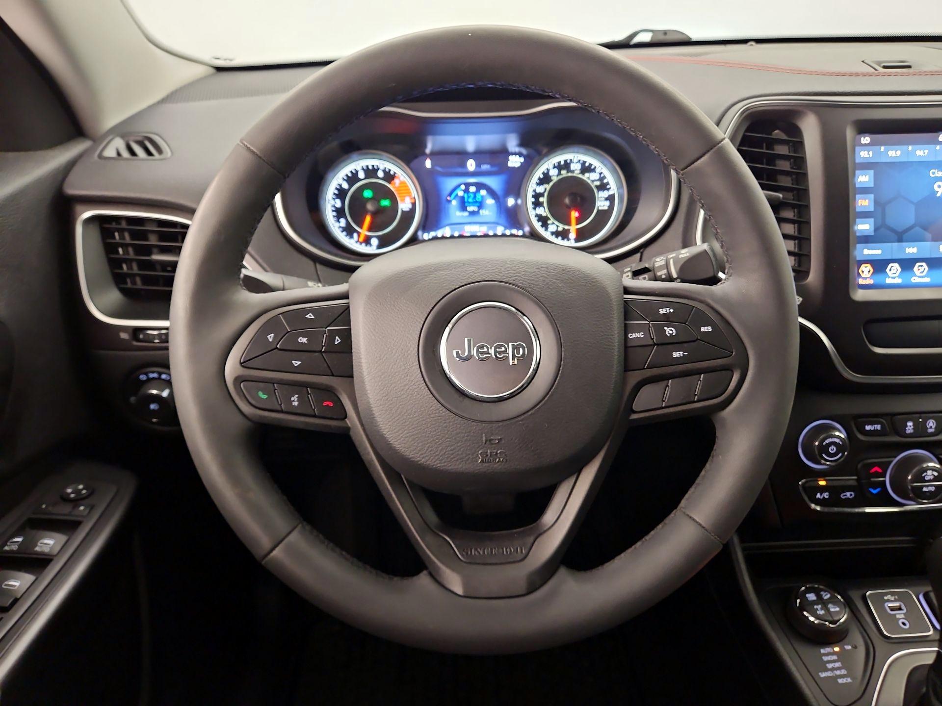Thumbnail: 2022 Jeep Cherokee - 10