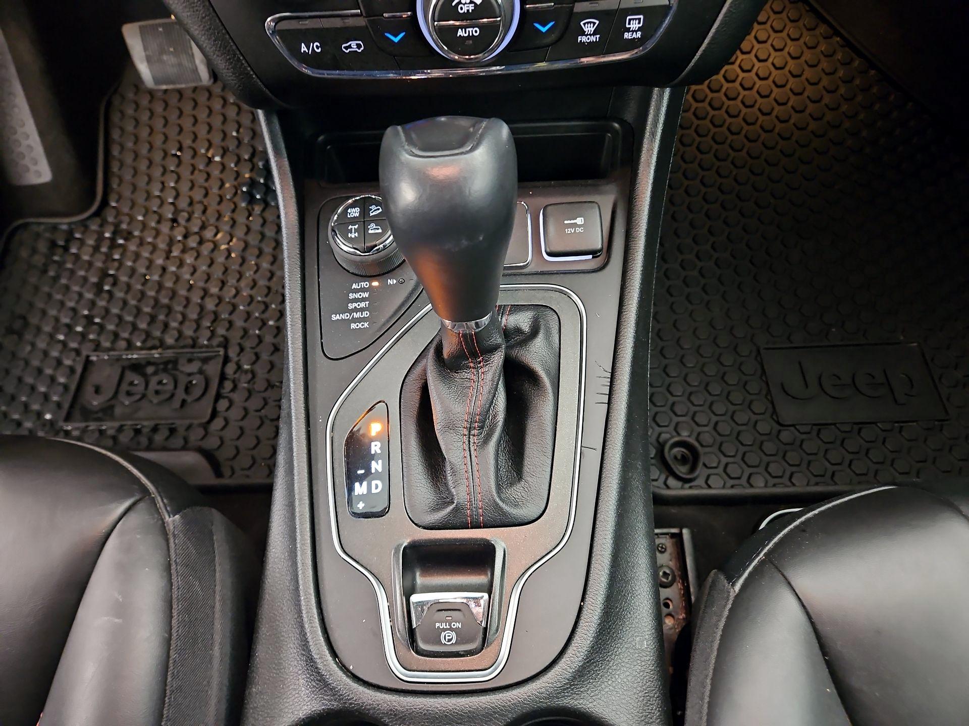 Thumbnail: 2022 Jeep Cherokee - 17